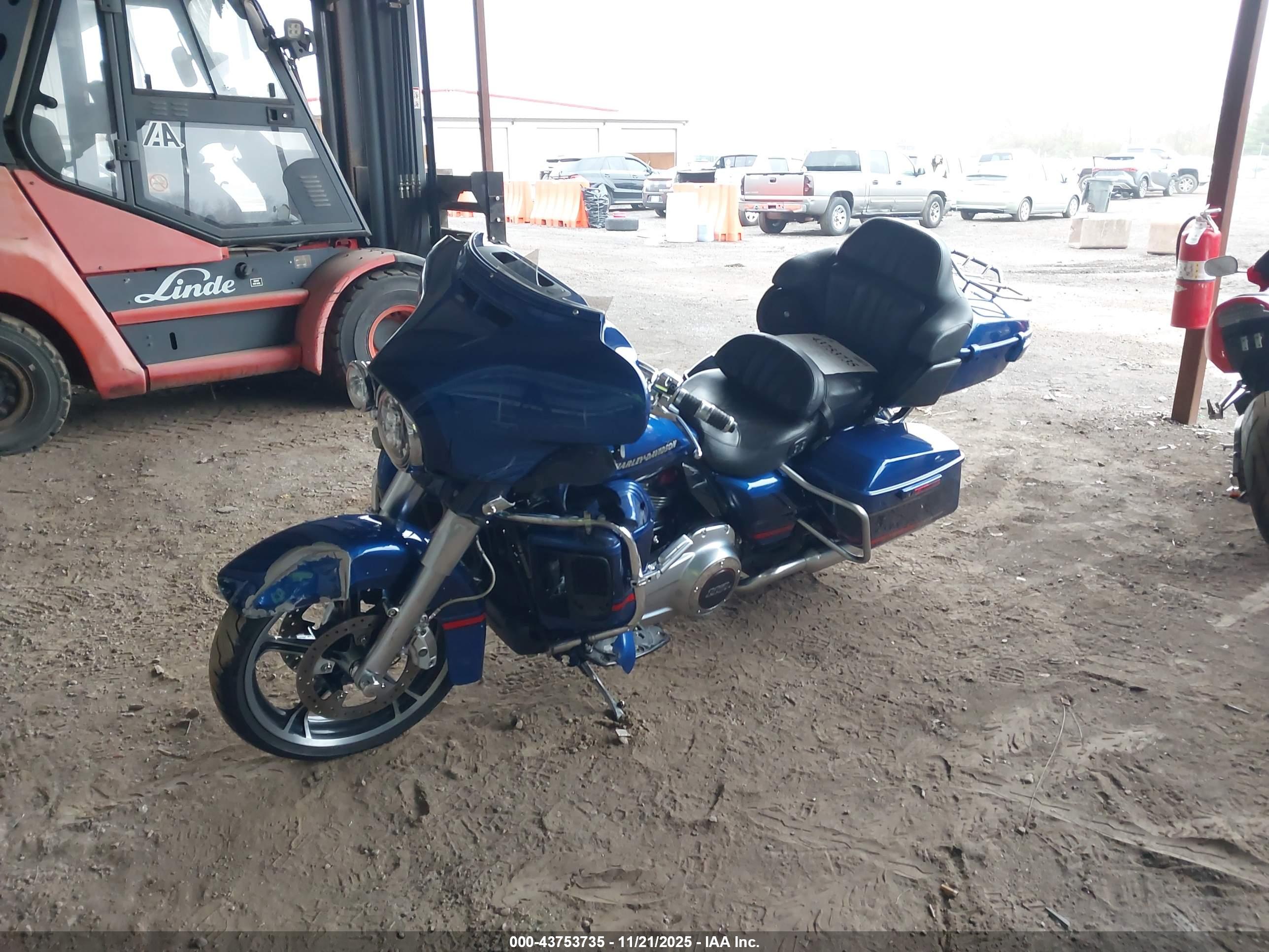 HARLEY-DAVIDSON FLHTKSE image 2
