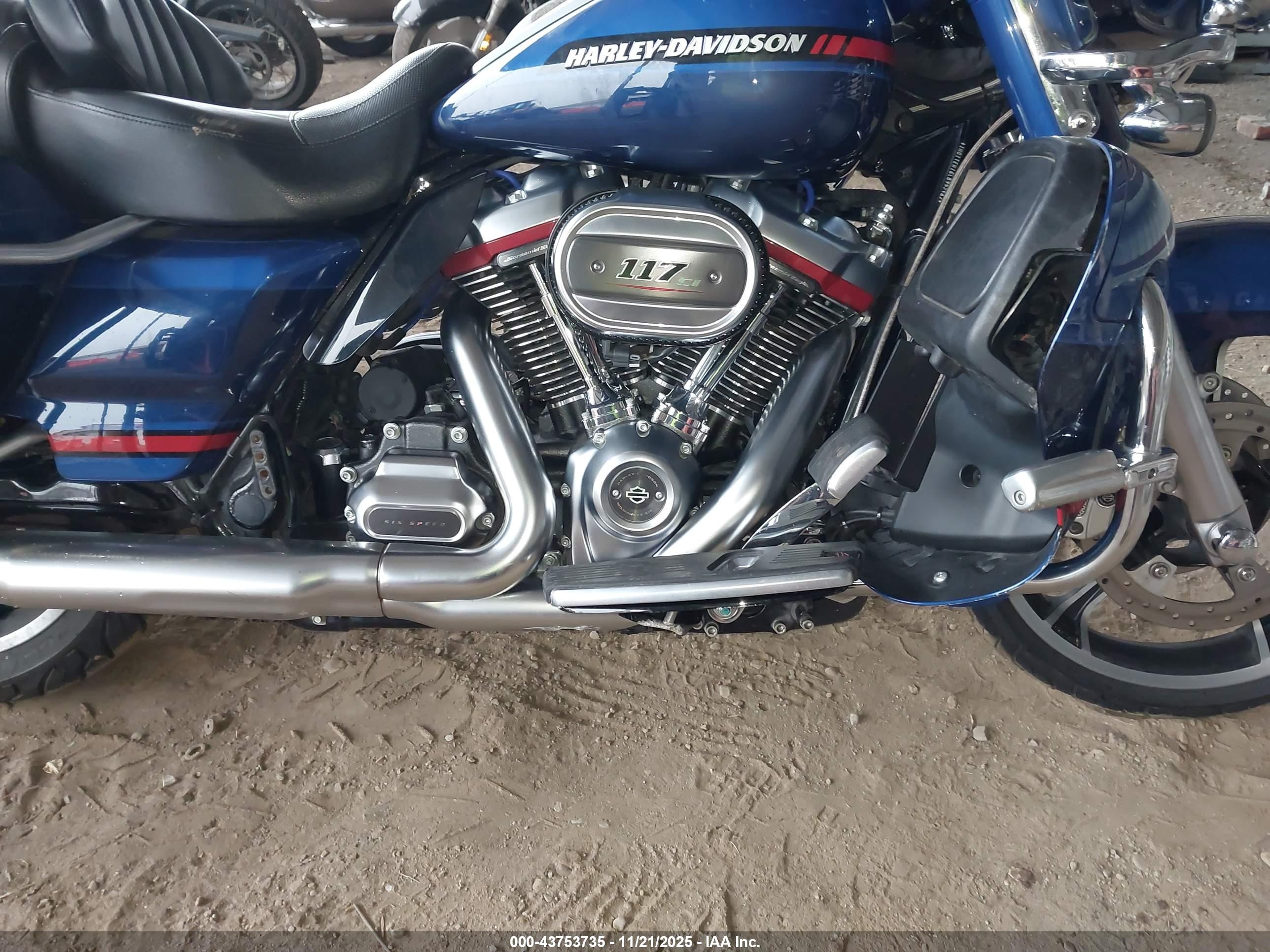 HARLEY-DAVIDSON FLHTKSE image 8