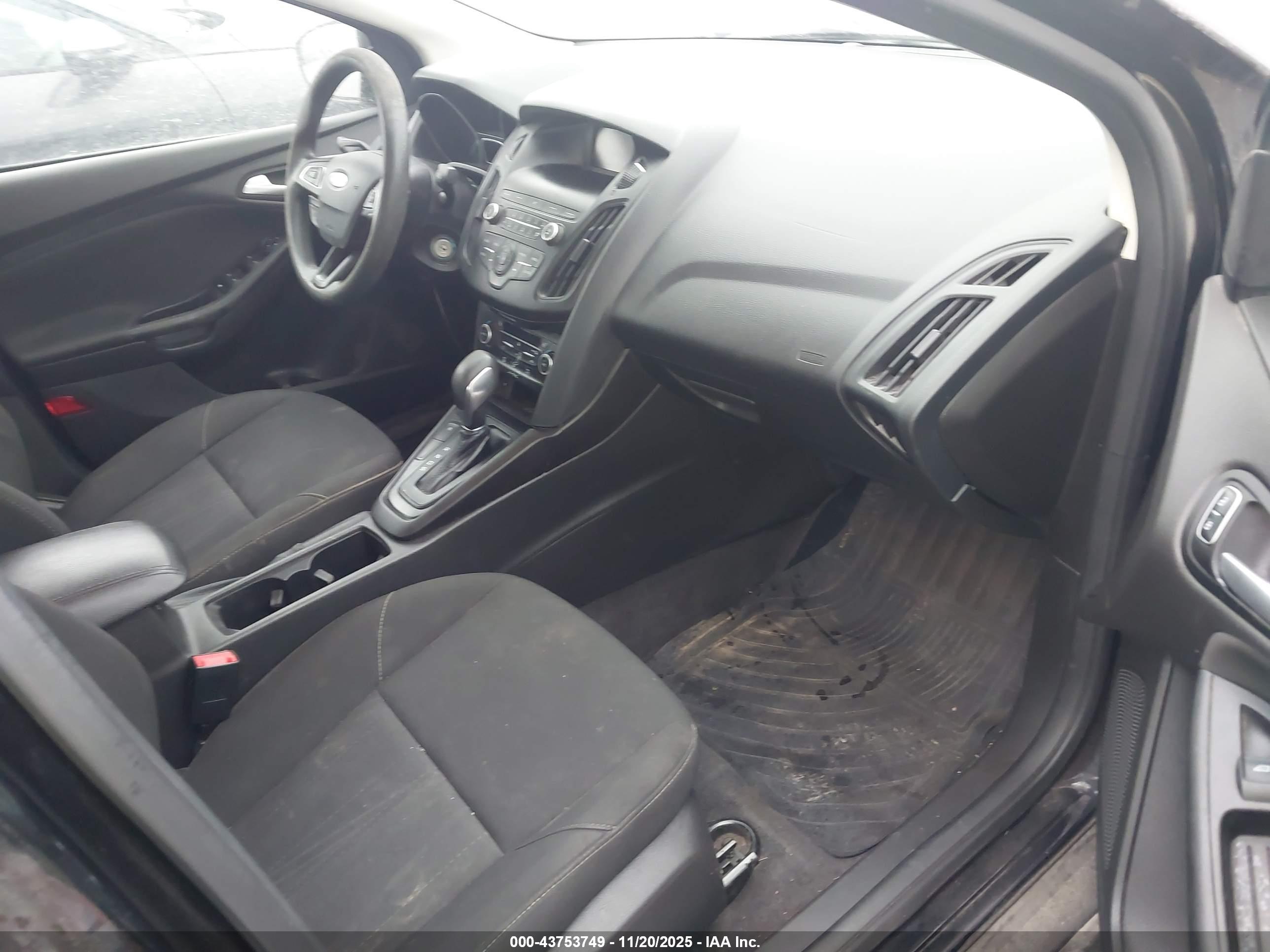 FORD FOCUS image 5