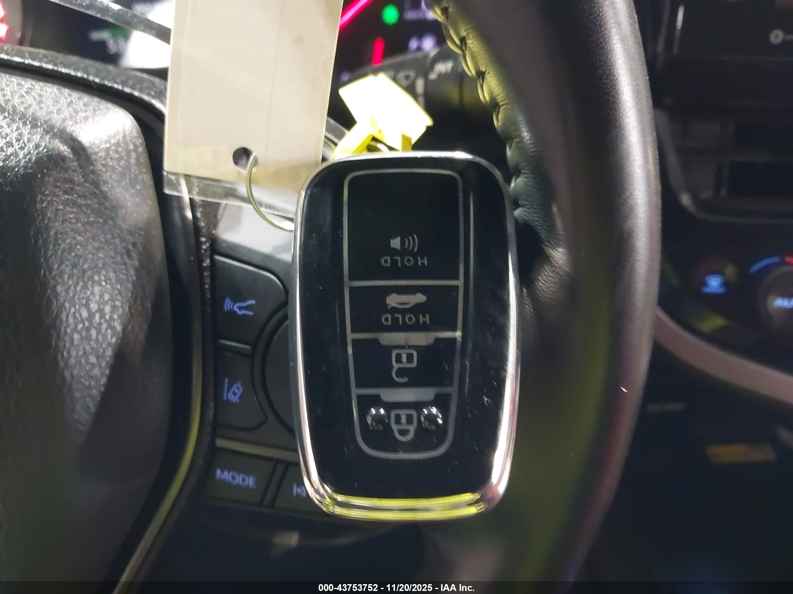 TOYOTA CAMRY image 11