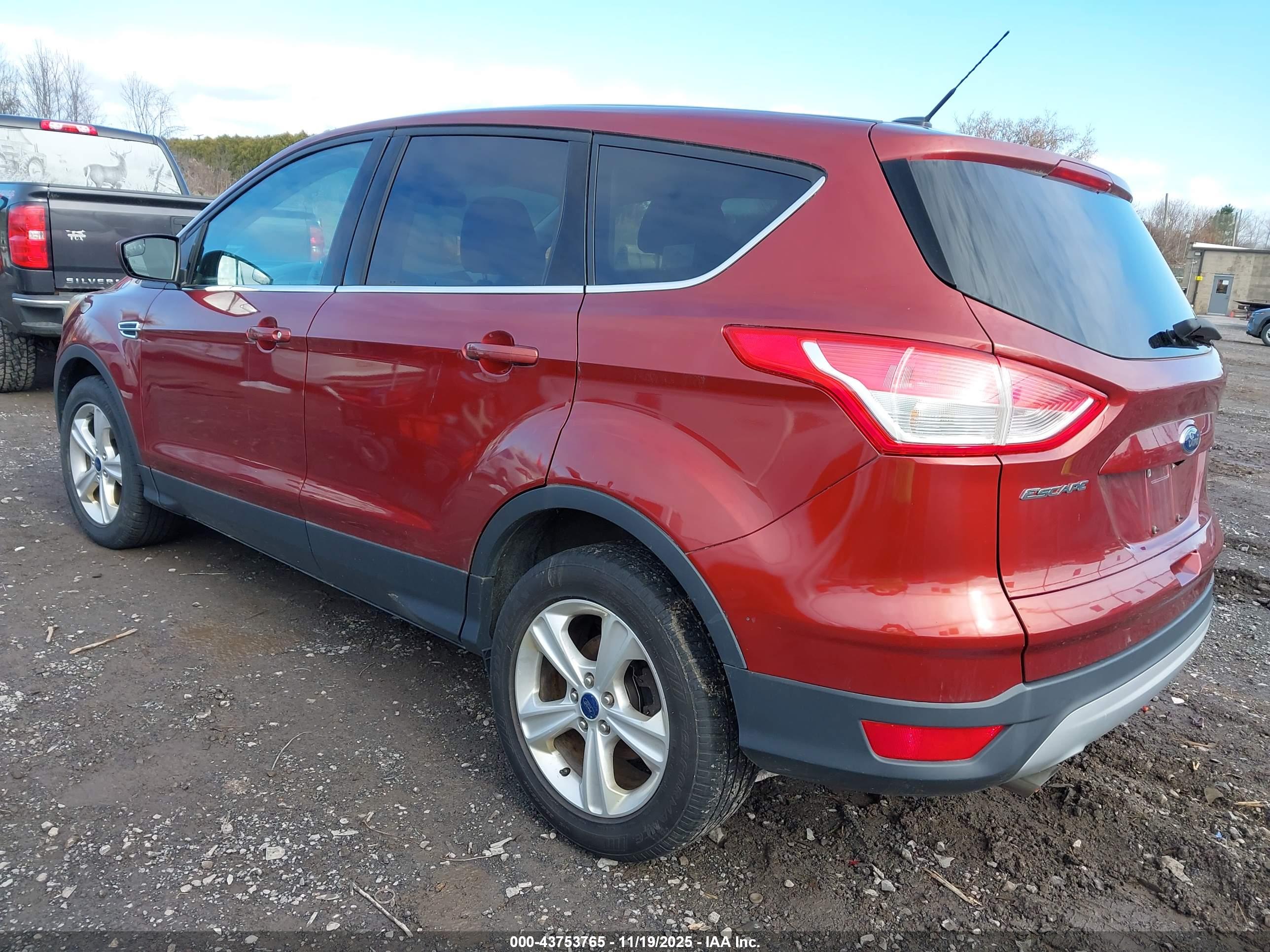 FORD ESCAPE image 3