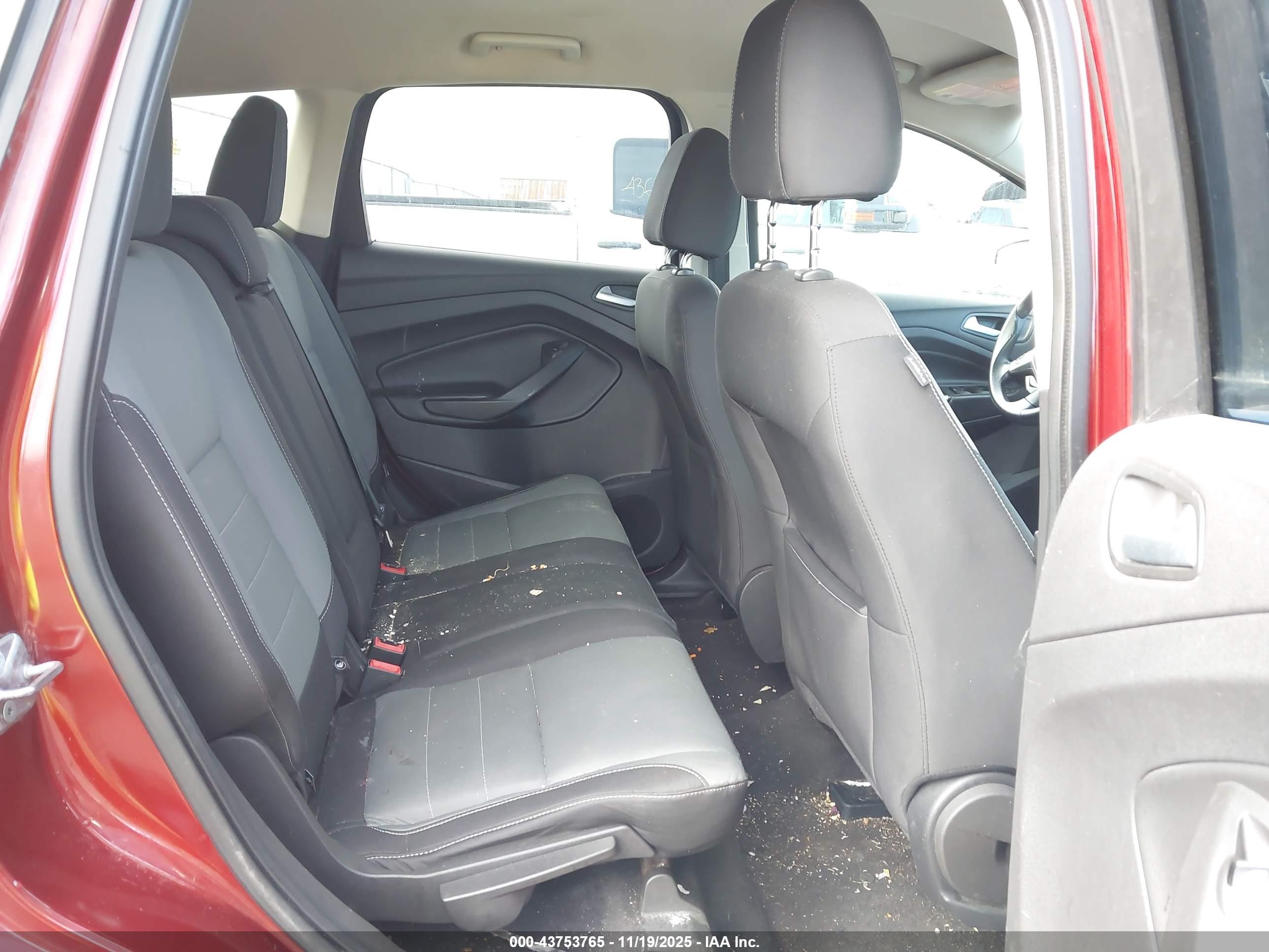 FORD ESCAPE image 8