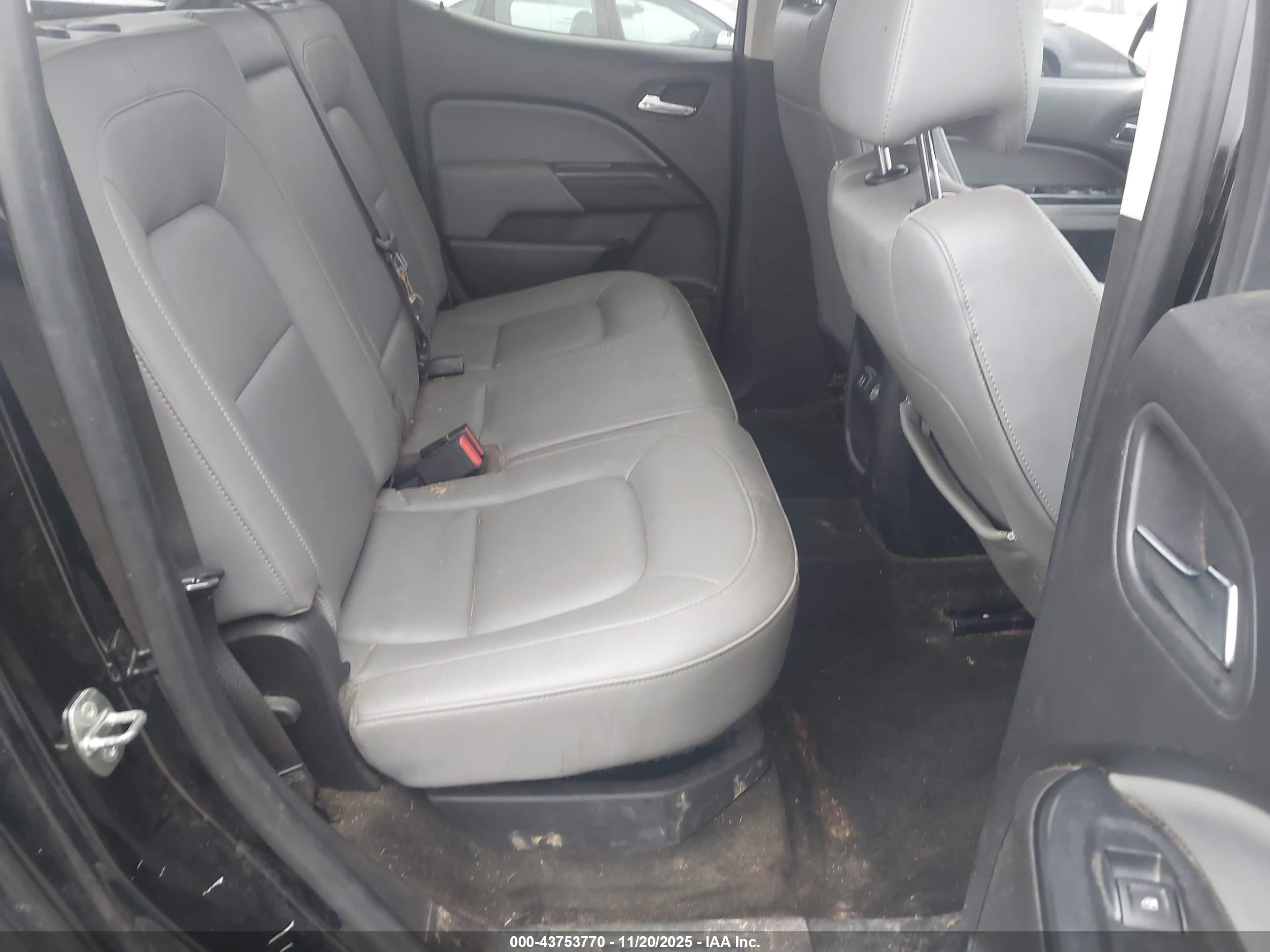 CHEVROLET COLORADO image 8