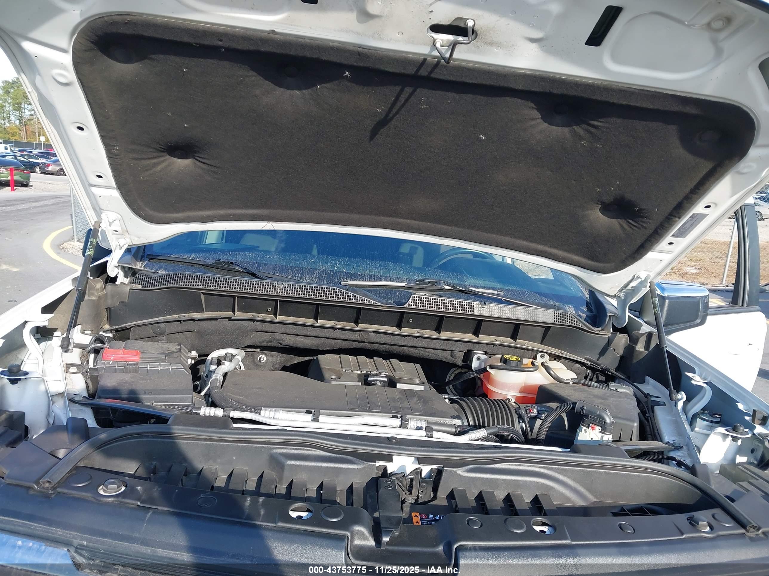 CHEVROLET SILVERADO image 10