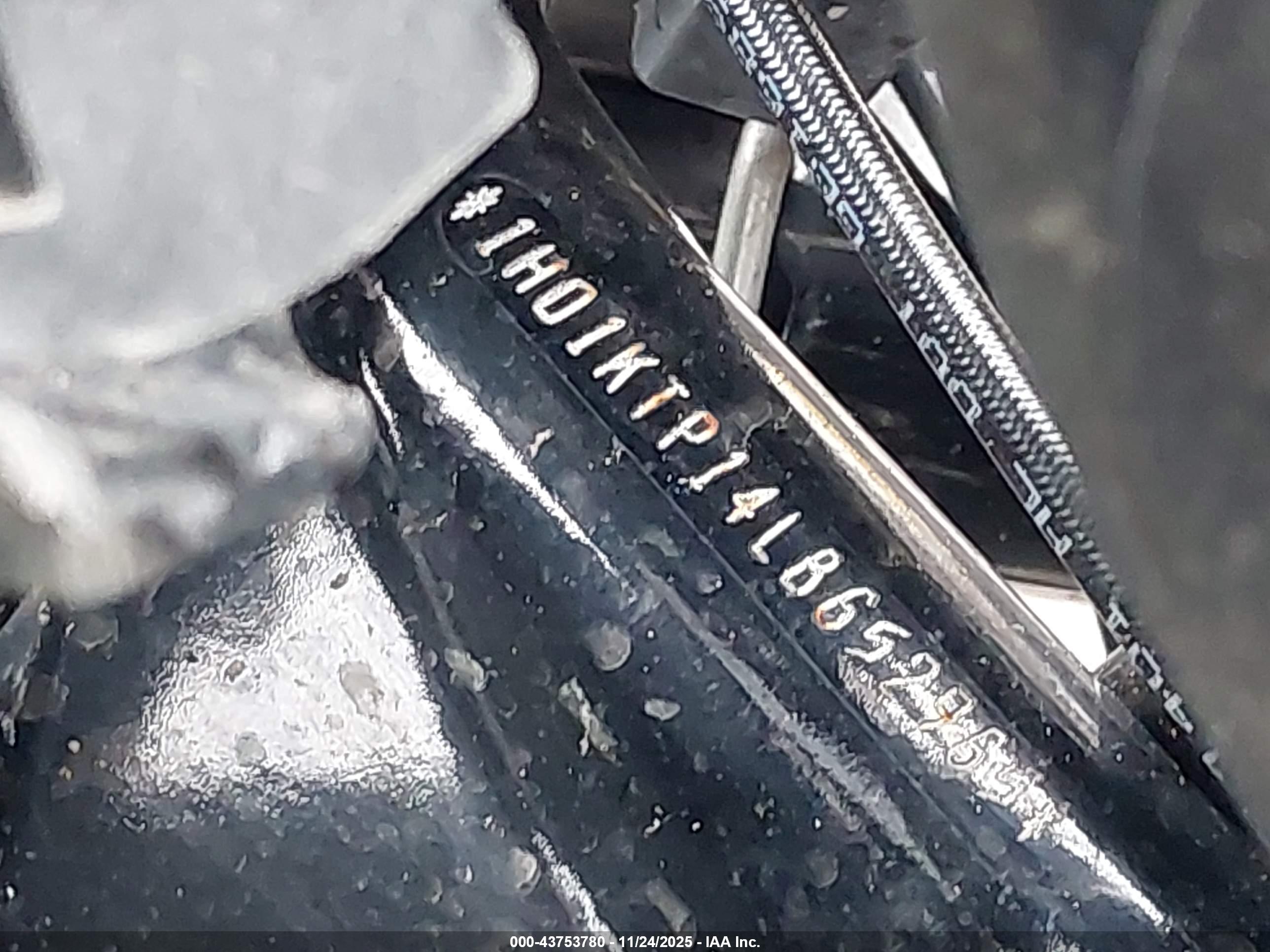 HARLEY-DAVIDSON FLTRXS image 10