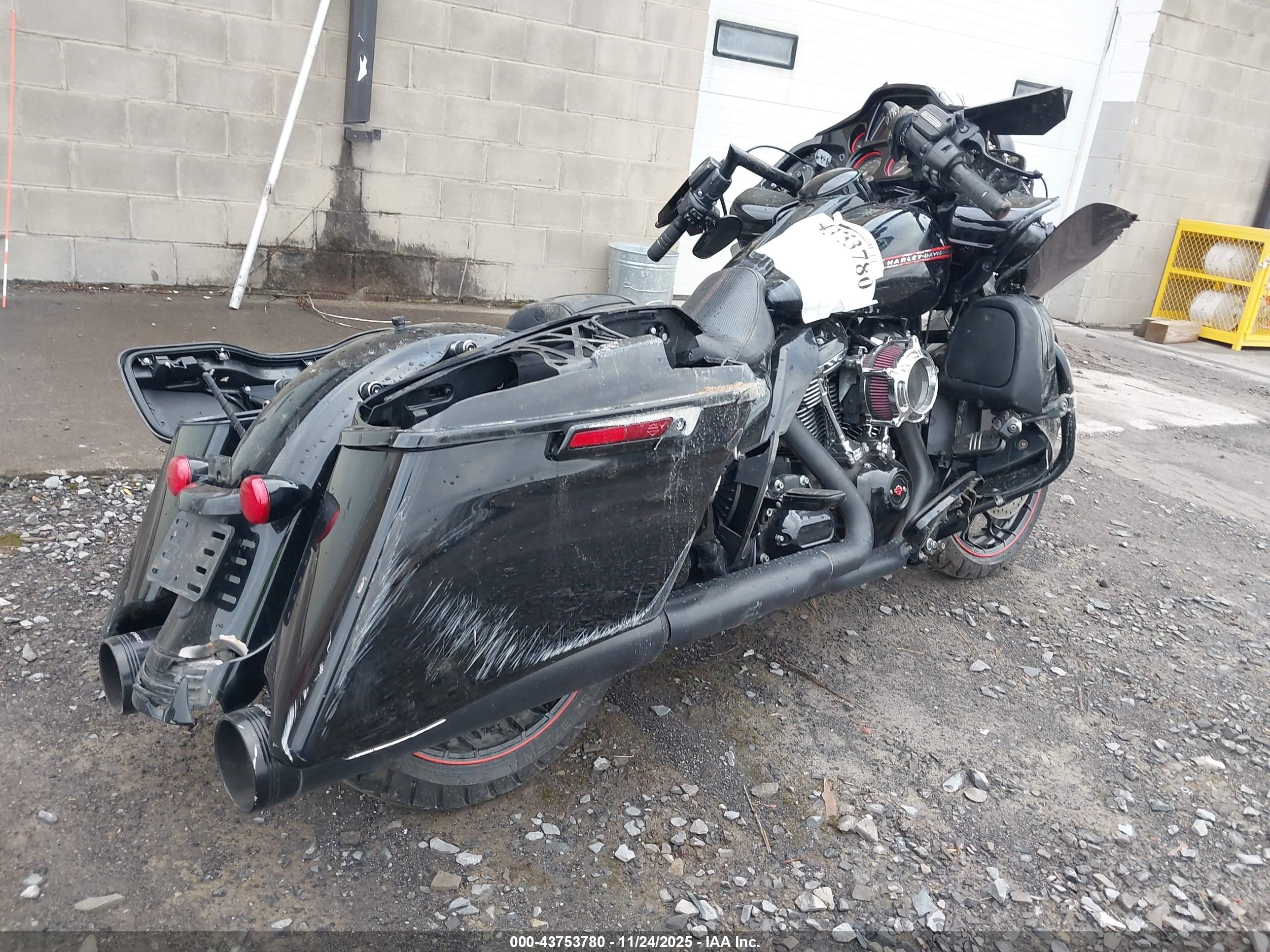 HARLEY-DAVIDSON FLTRXS image 4