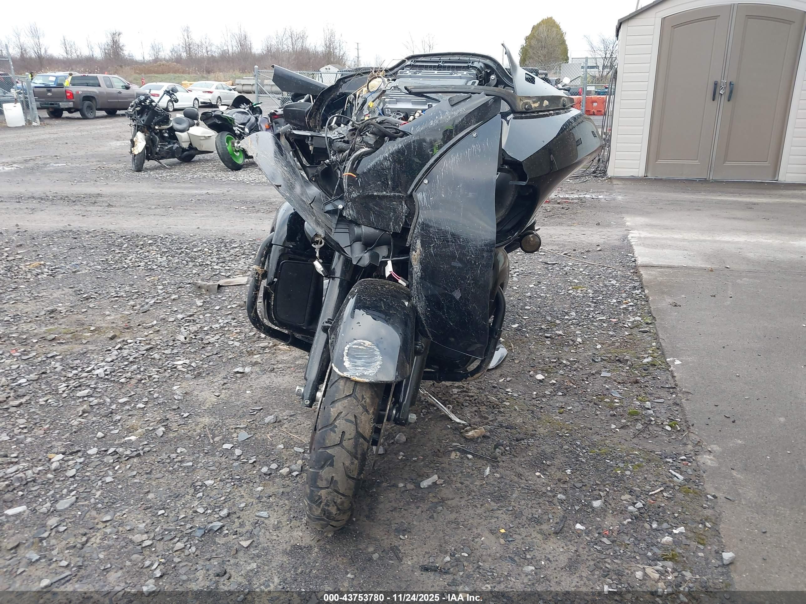 HARLEY-DAVIDSON FLTRXS image 5