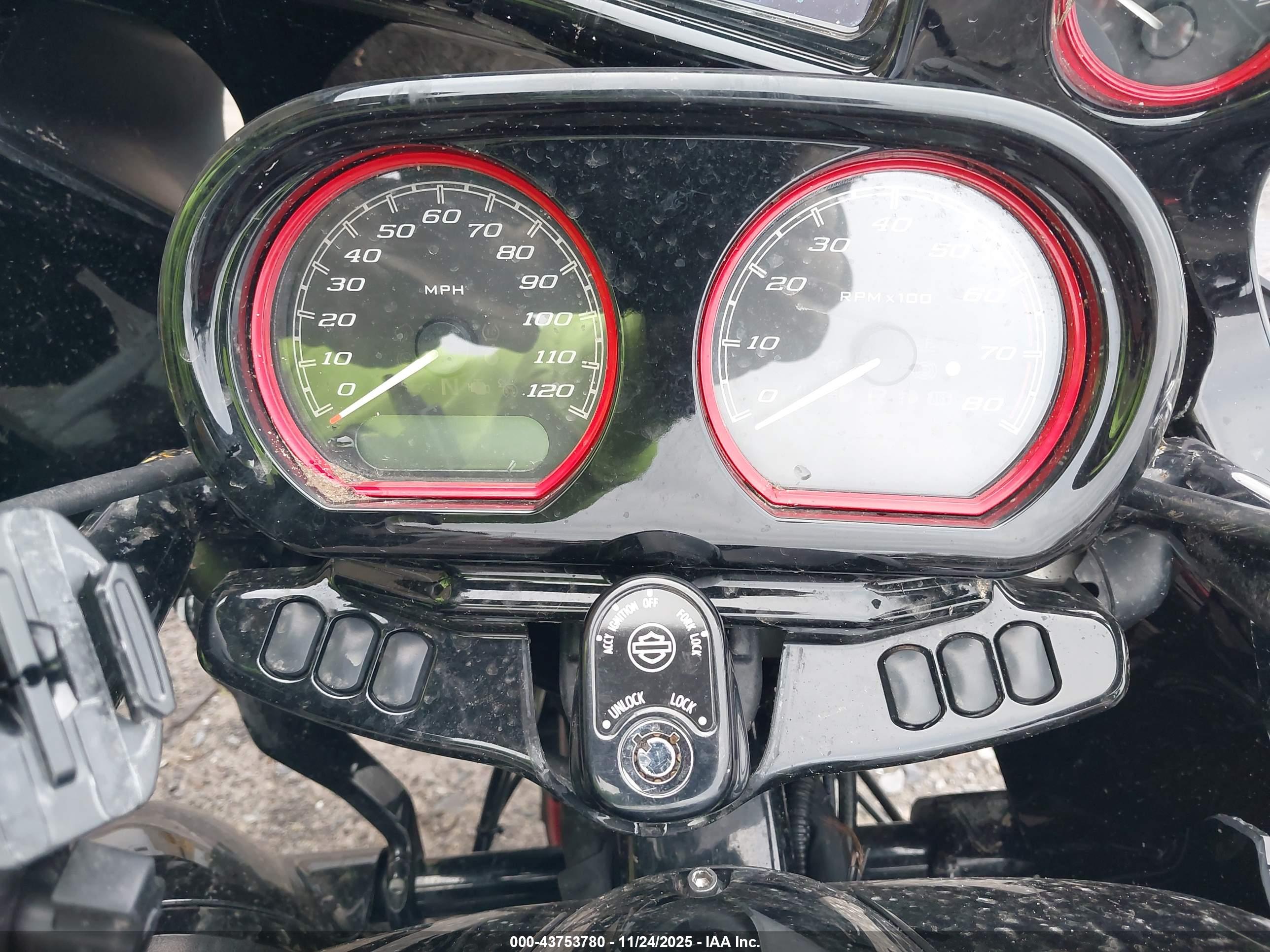 HARLEY-DAVIDSON FLTRXS image 7