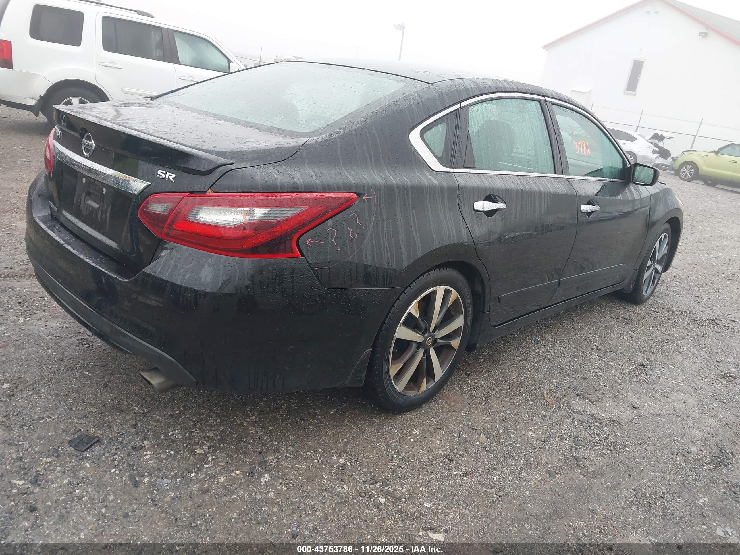 NISSAN ALTIMA image 4