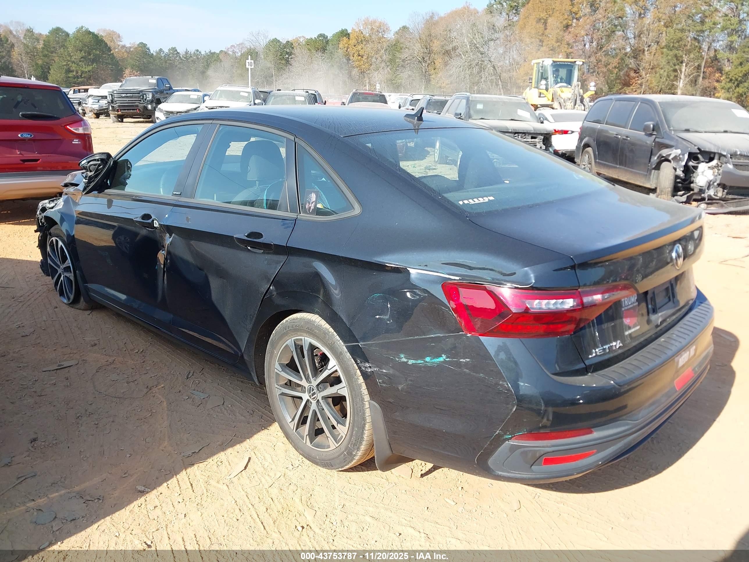 VOLKSWAGEN JETTA image 3