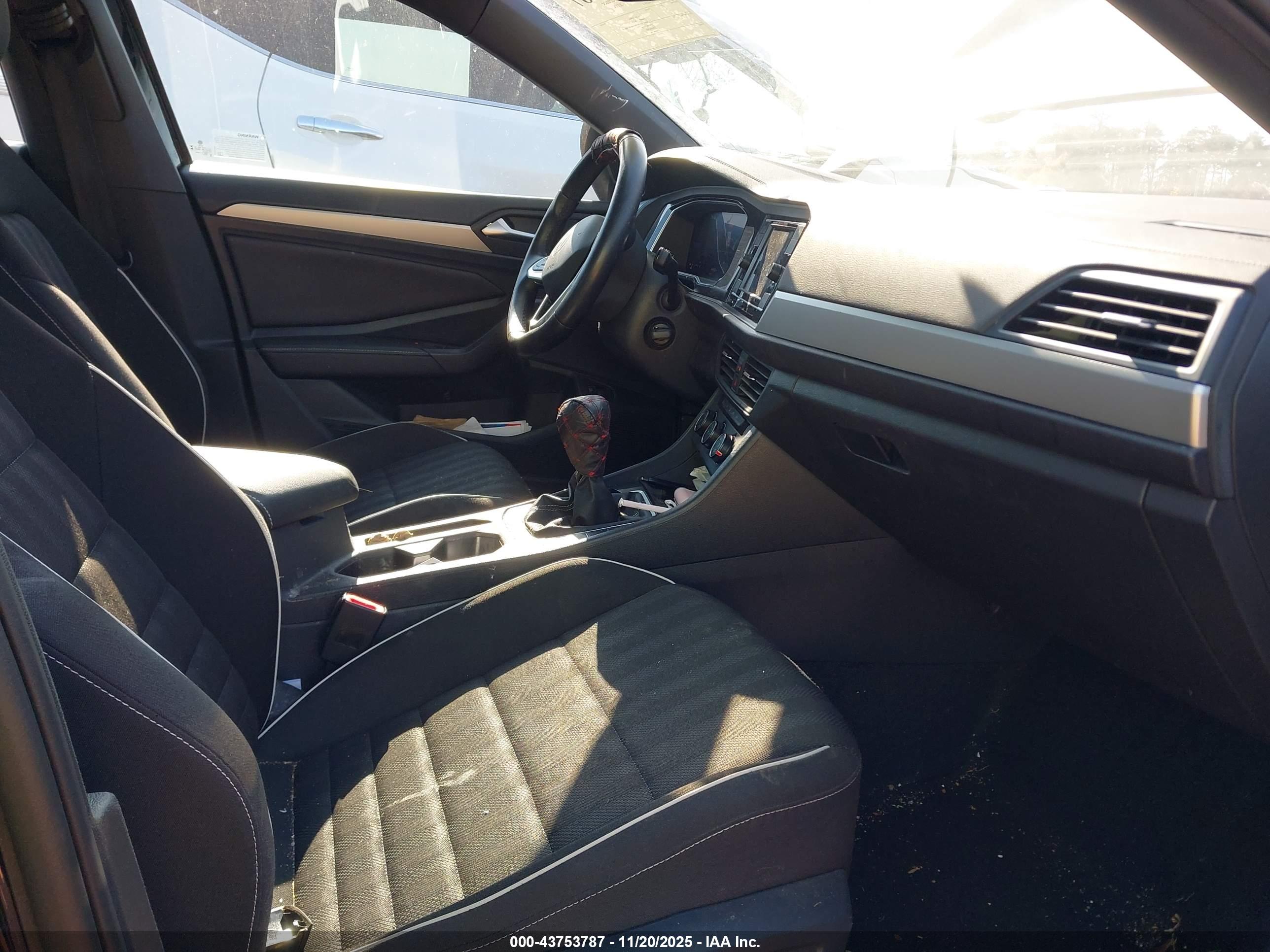 VOLKSWAGEN JETTA image 5