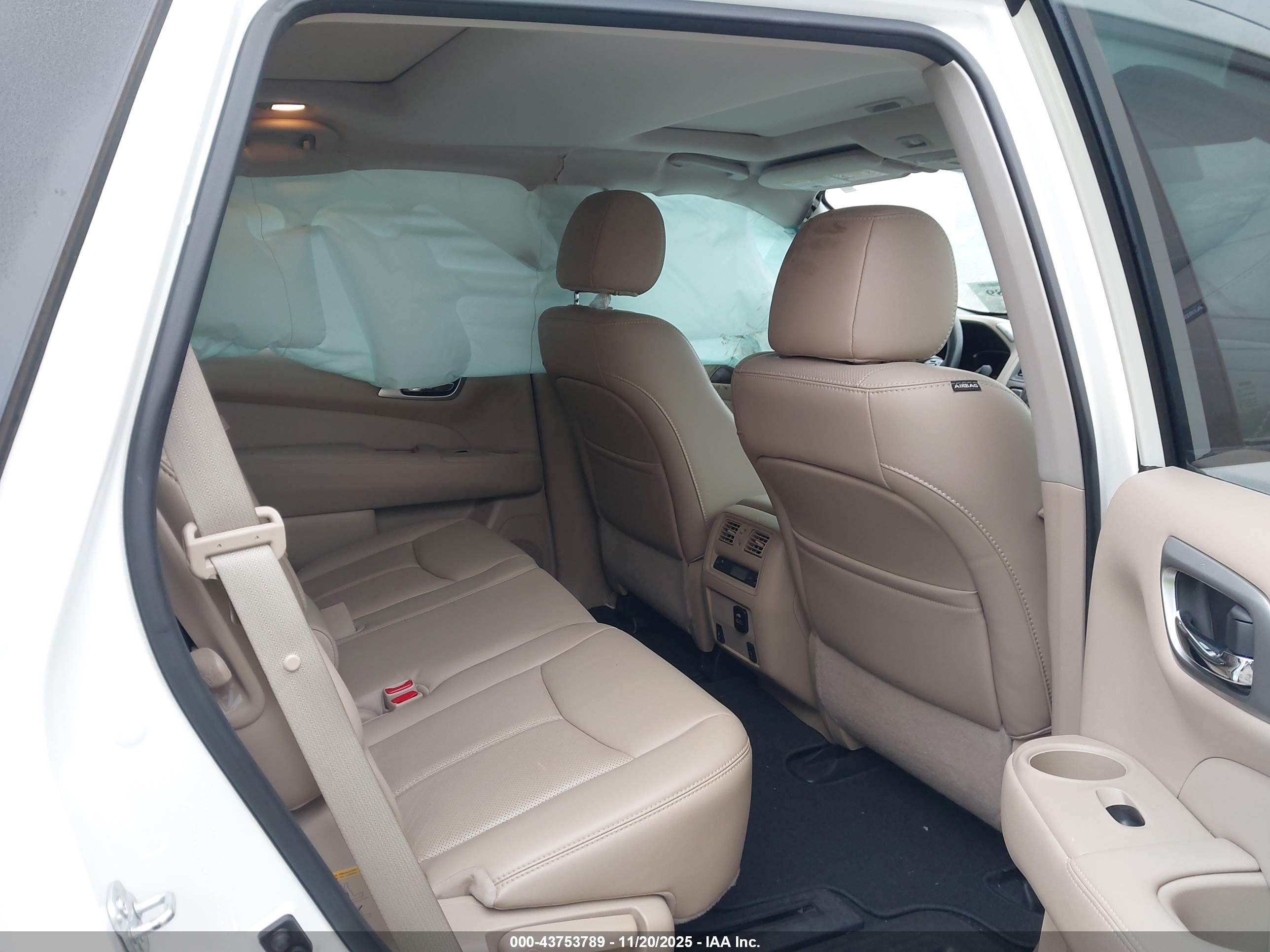 NISSAN PATHFINDER image 8