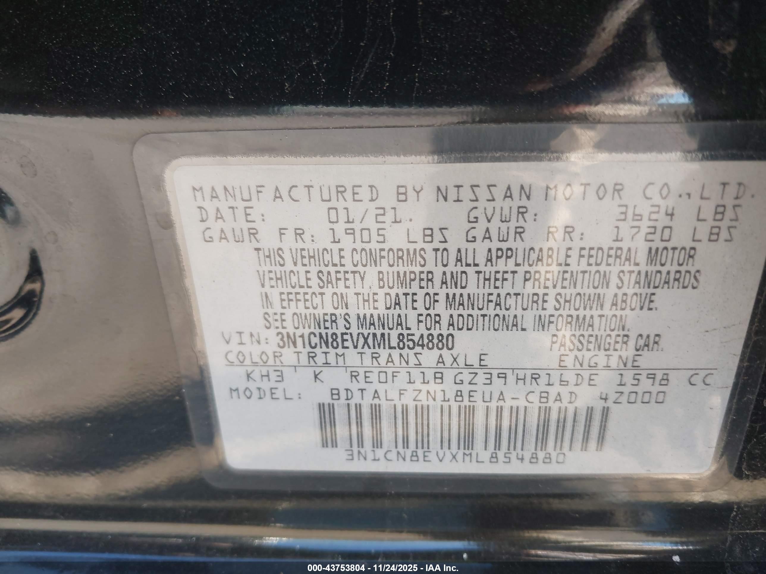 NISSAN VERSA image 9