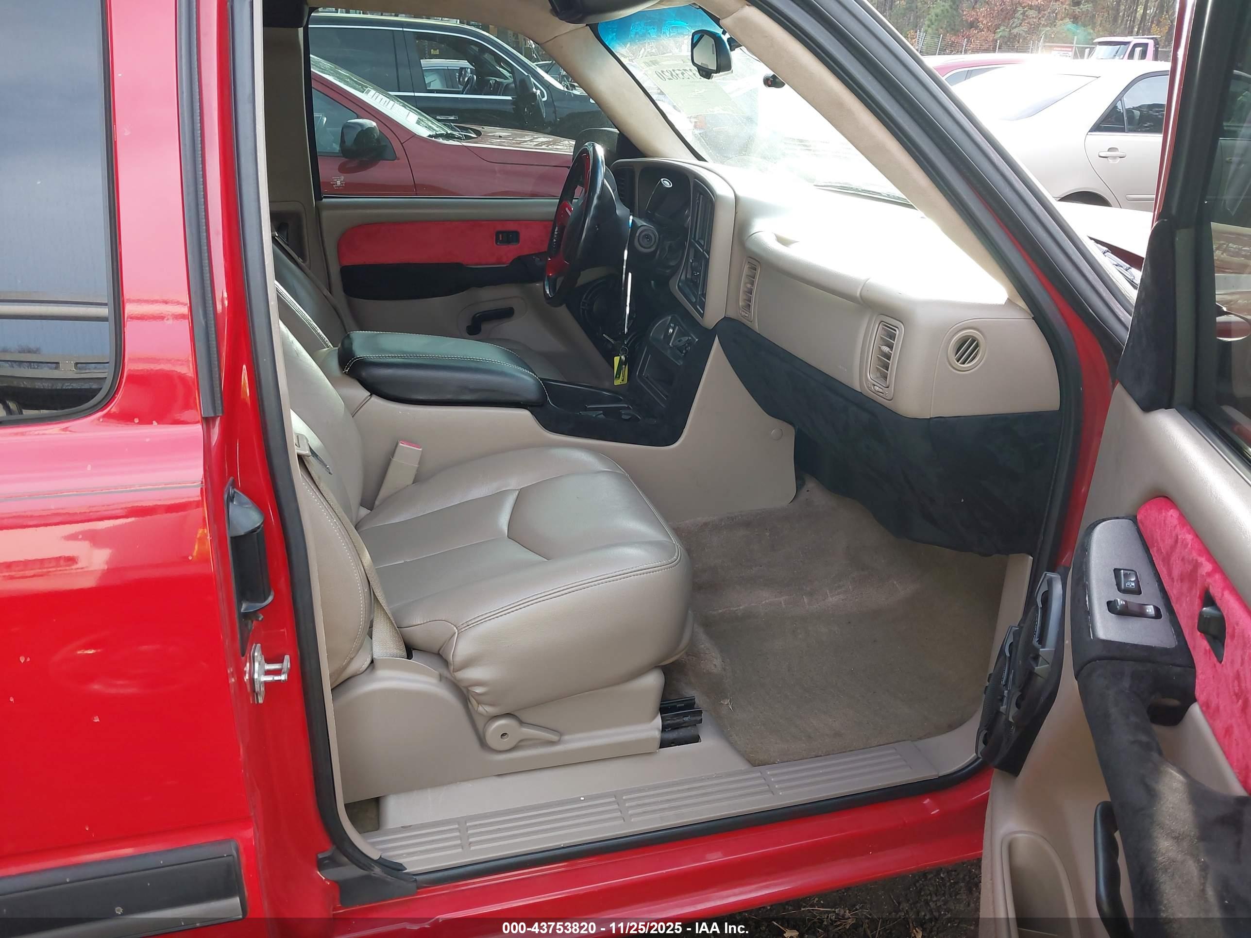 CHEVROLET SILVERADO image 5