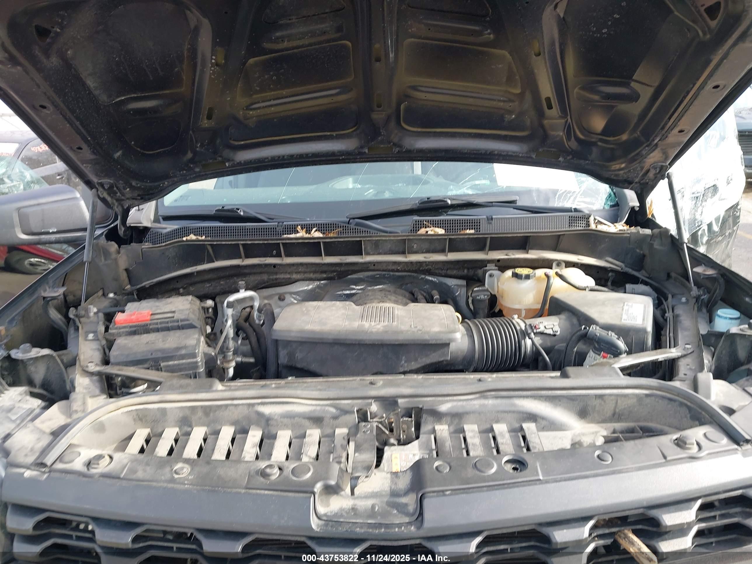 CHEVROLET SILVERADO image 10