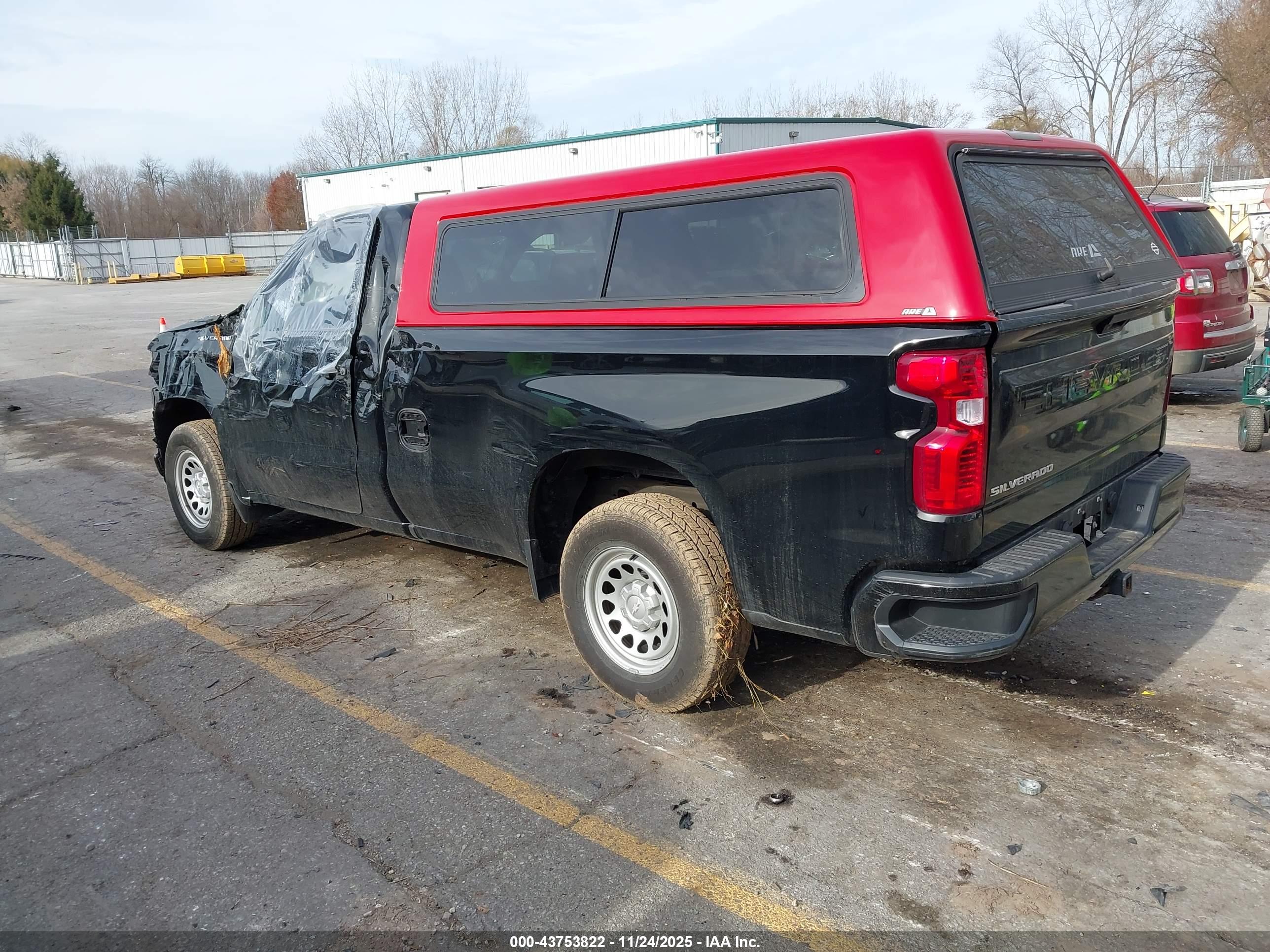 CHEVROLET SILVERADO image 3