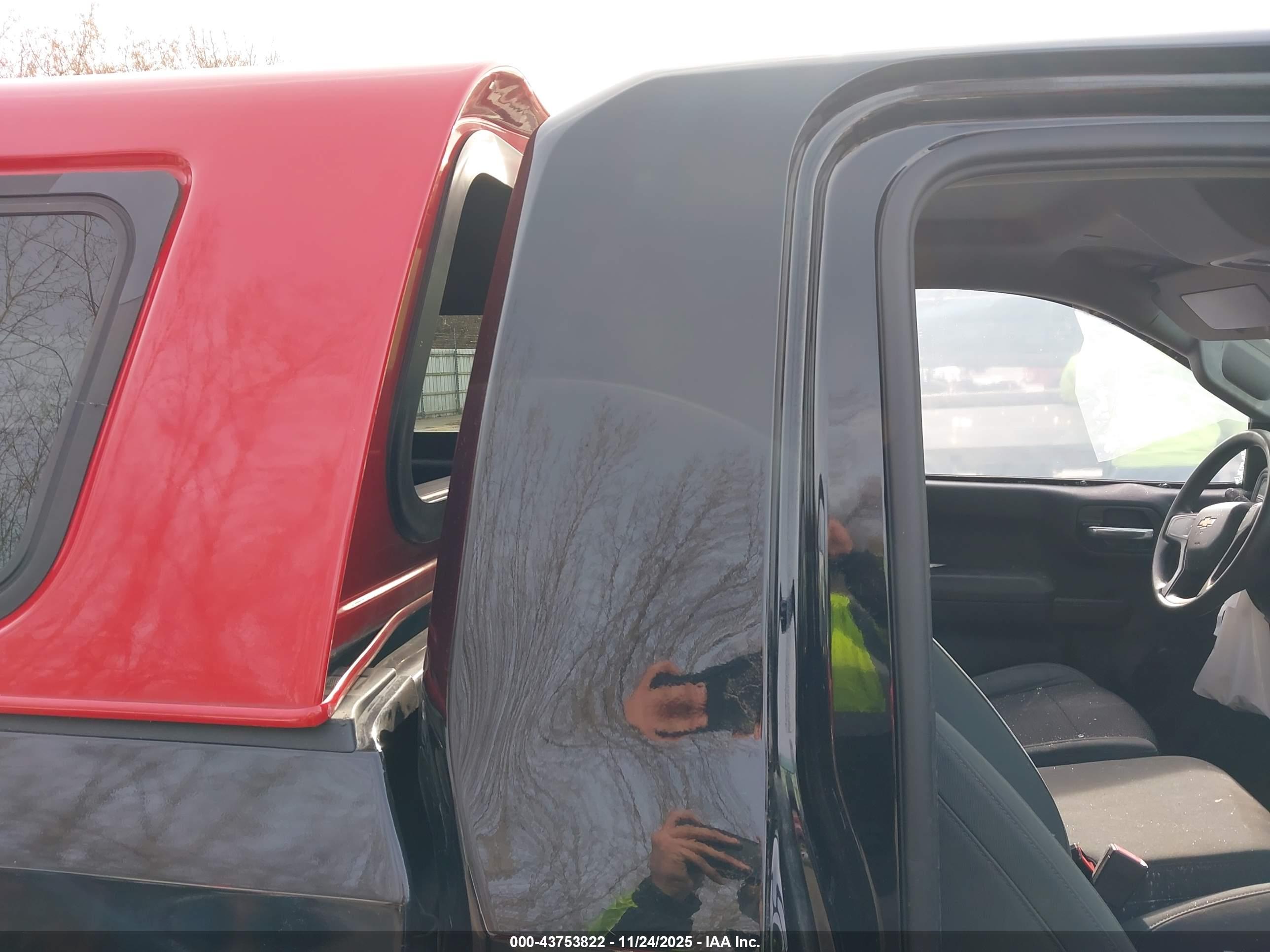 CHEVROLET SILVERADO image 8