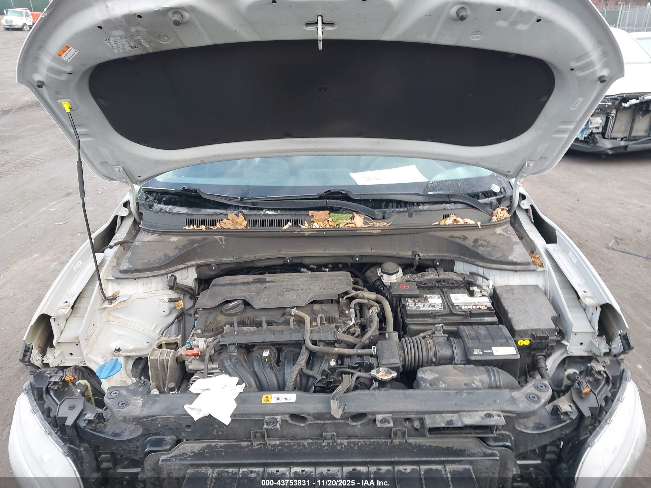 HYUNDAI KONA image 10