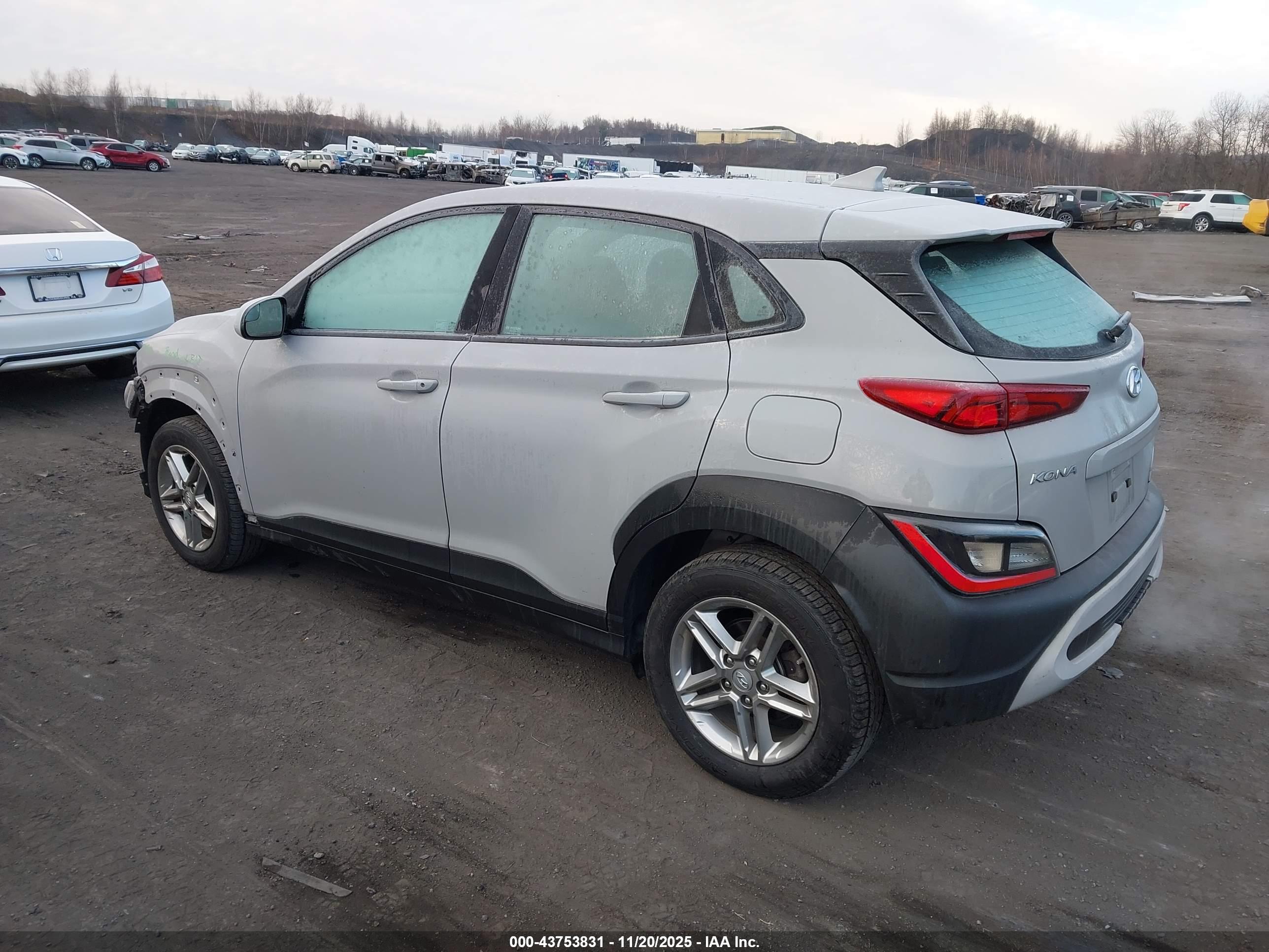 HYUNDAI KONA image 3
