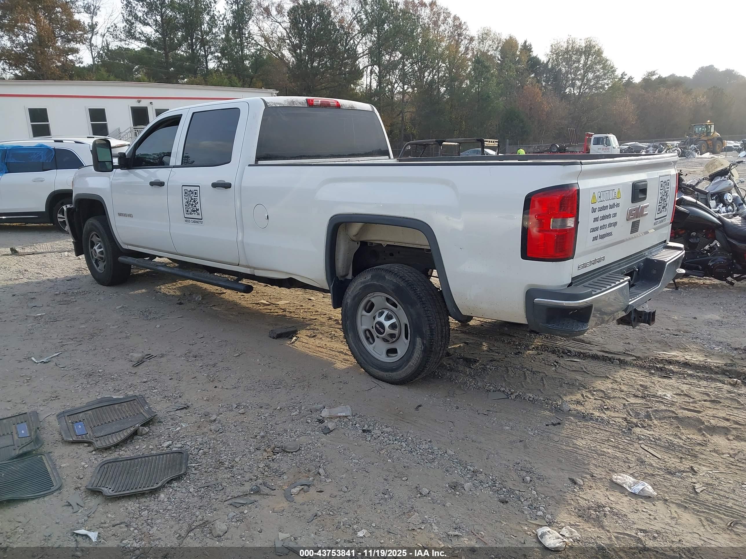 GMC SIERRA image 3