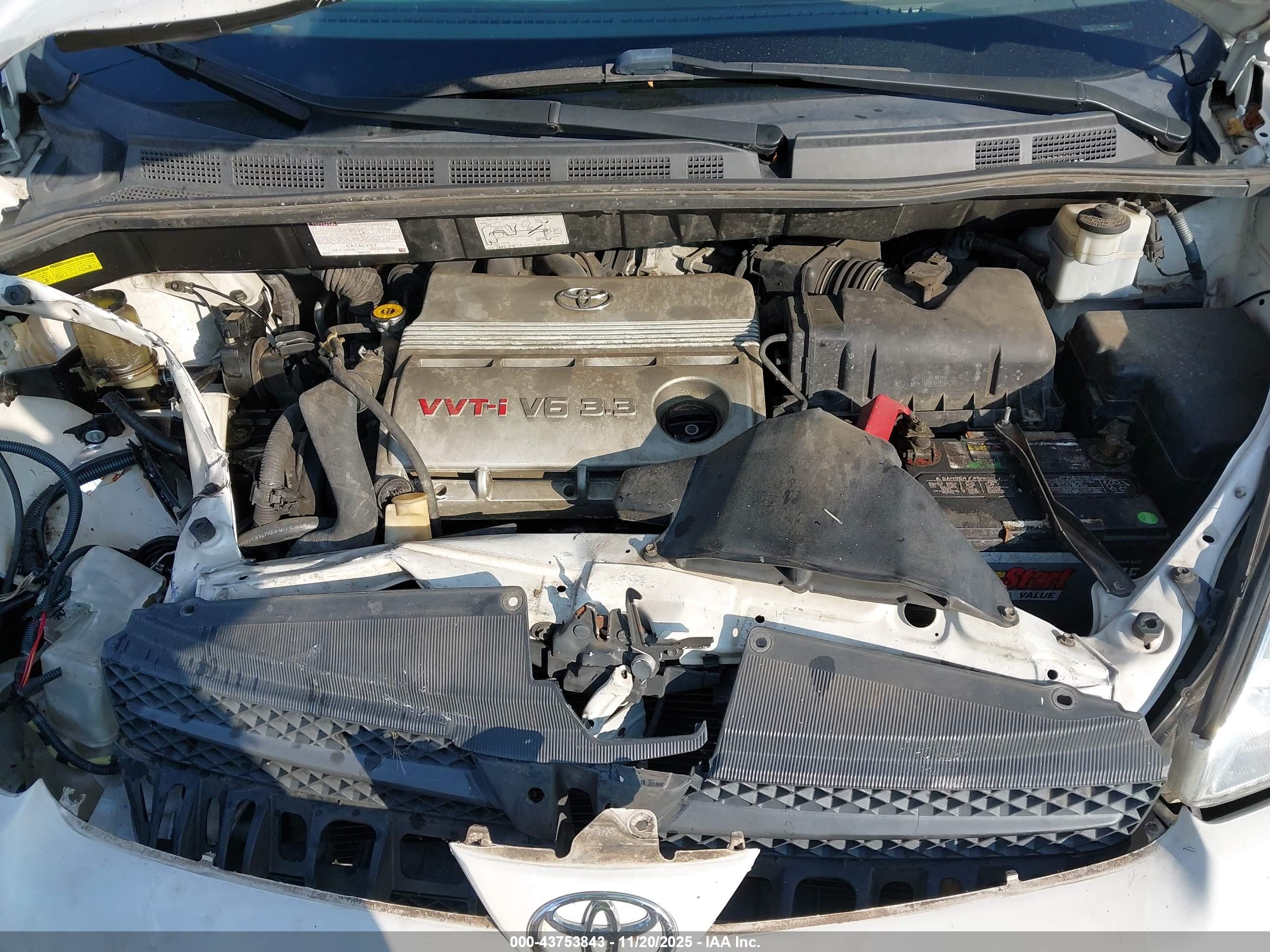 TOYOTA SIENNA image 10