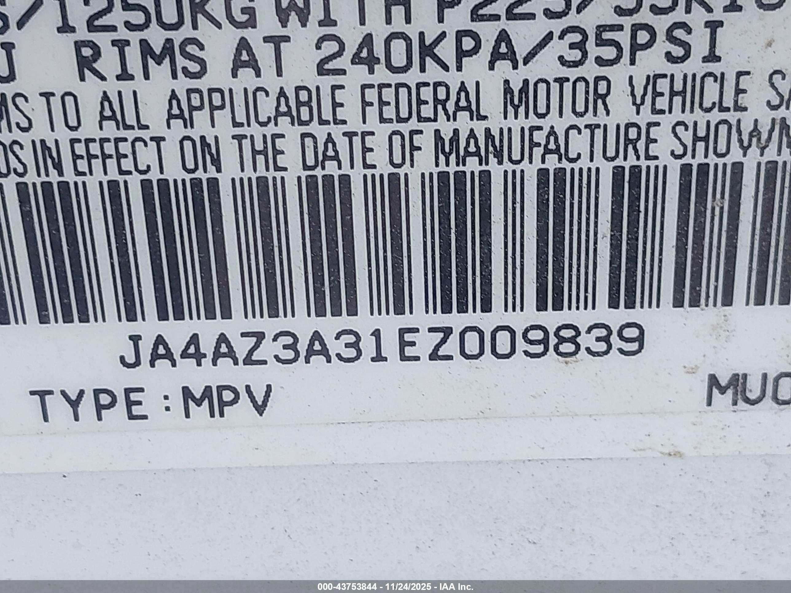 MITSUBISHI OUTLANDER image 9