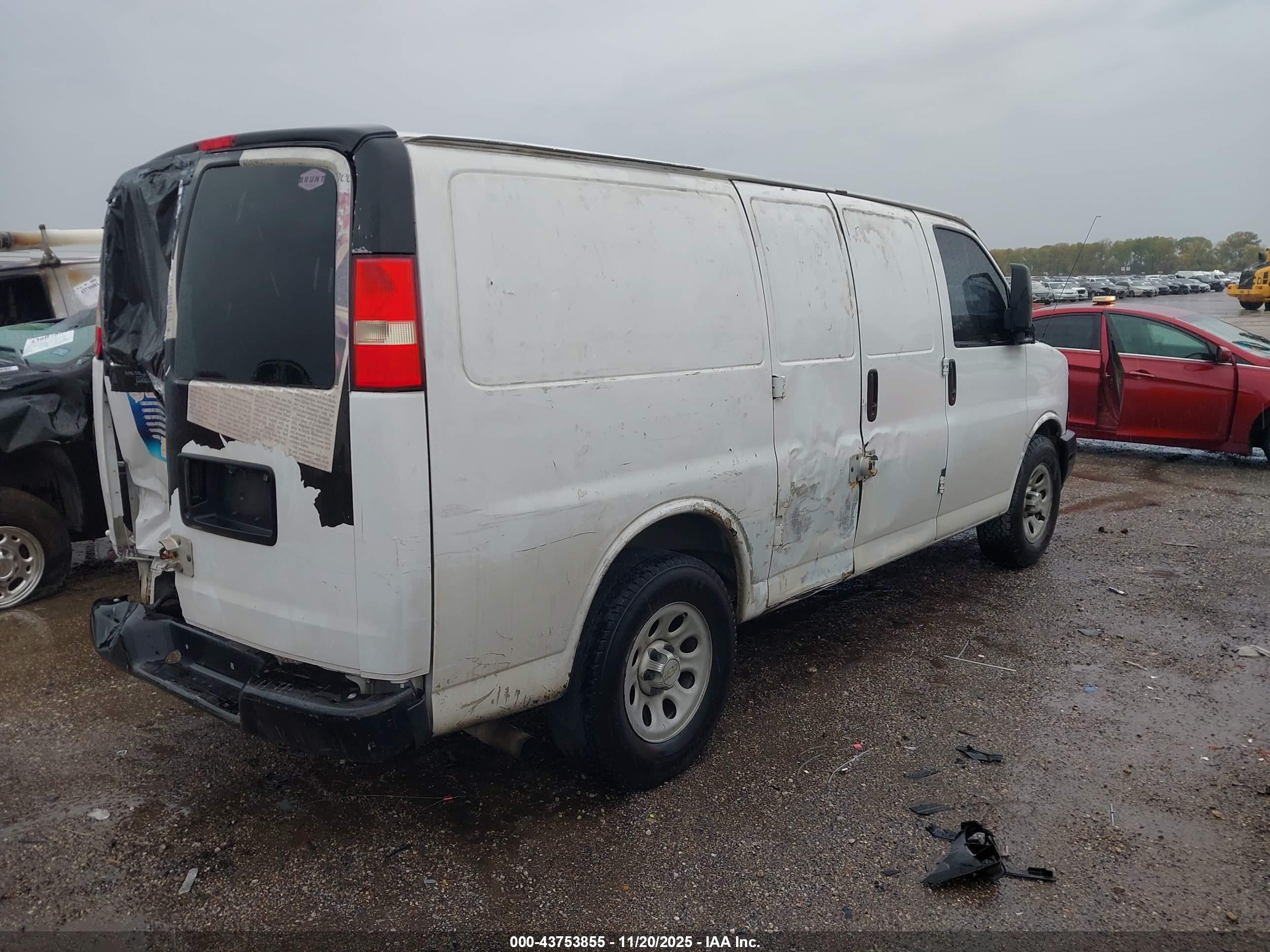 CHEVROLET EXPRESS image 4