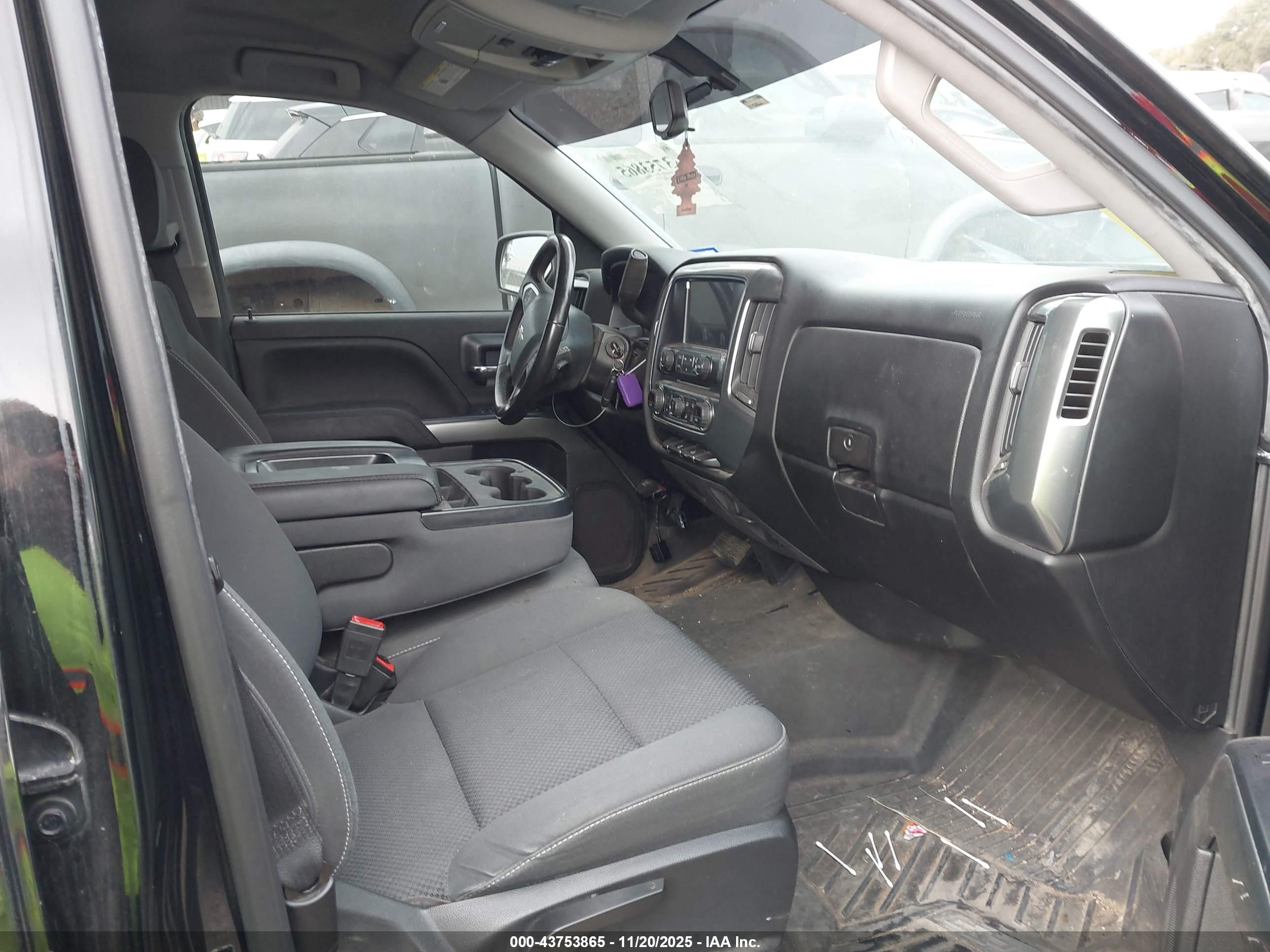 CHEVROLET SILVERADO image 5