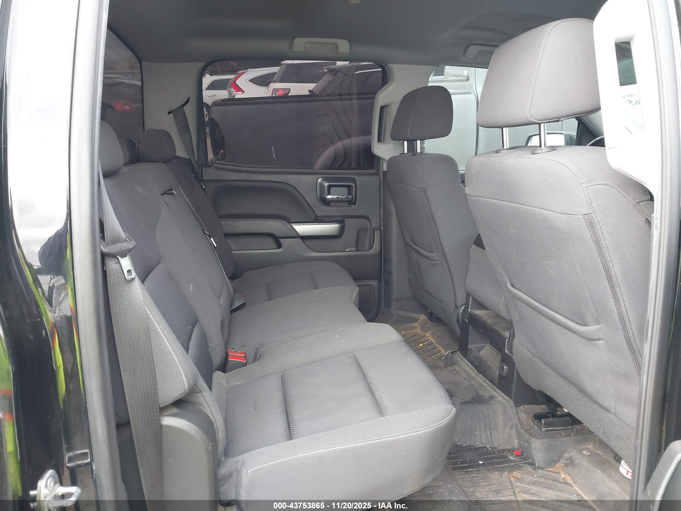 CHEVROLET SILVERADO image 8