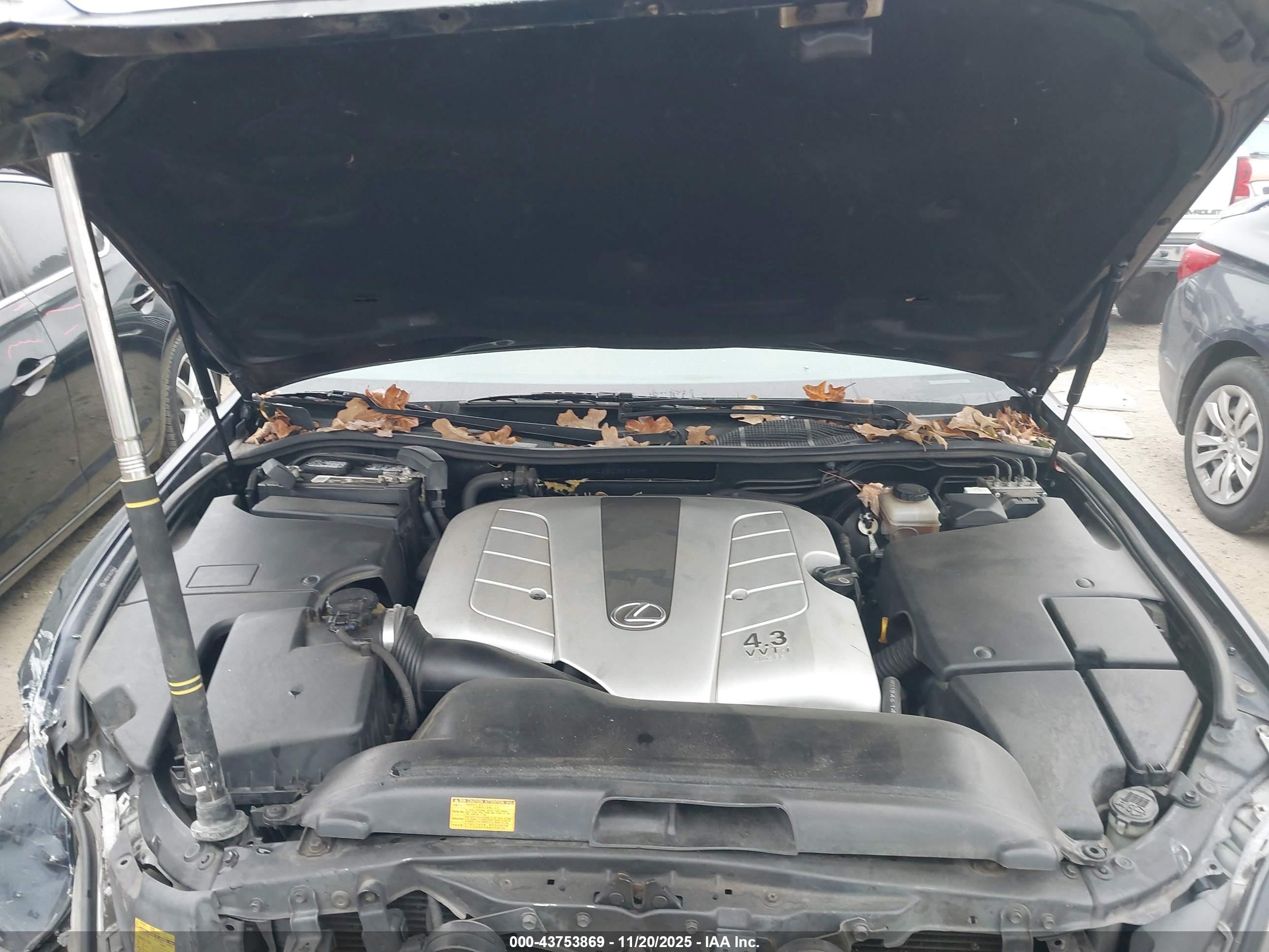 LEXUS LS image 10