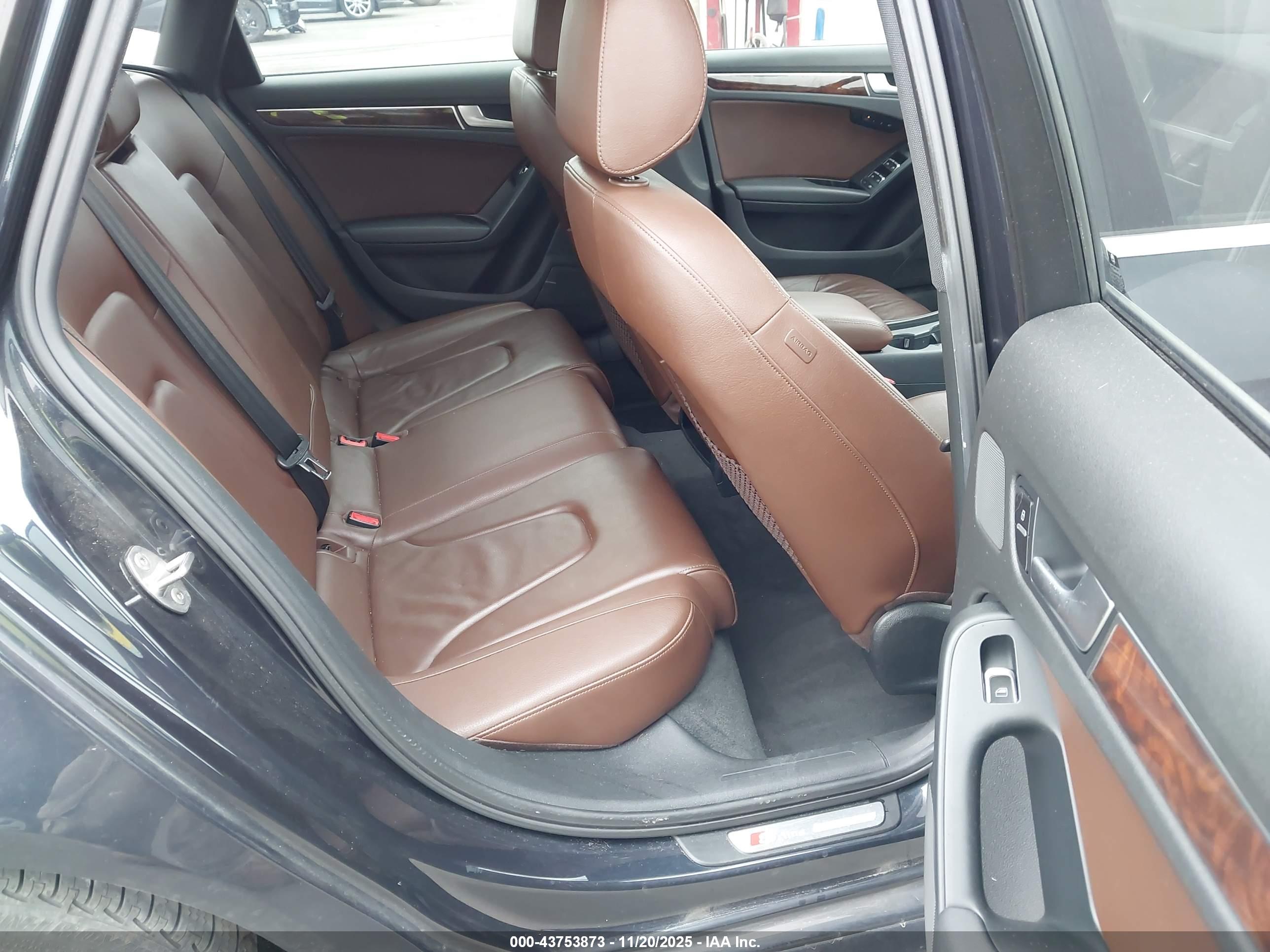 AUDI A4 image 8