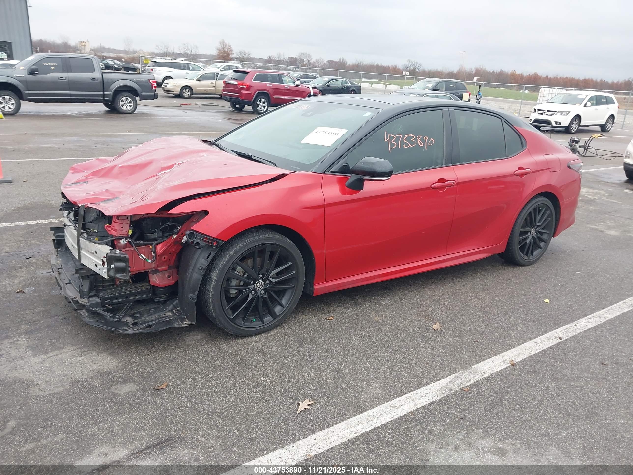 TOYOTA CAMRY image 2
