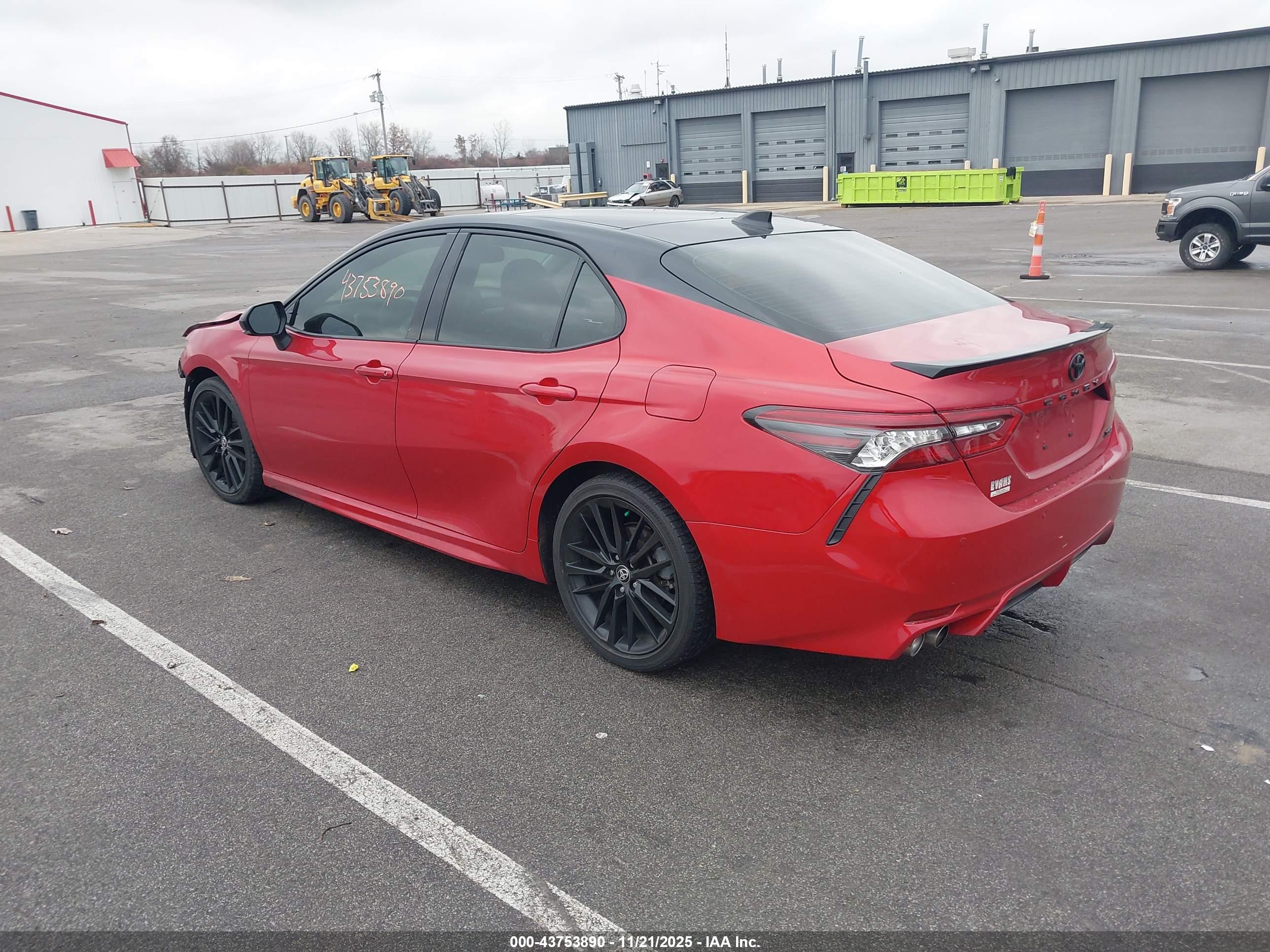 TOYOTA CAMRY image 3