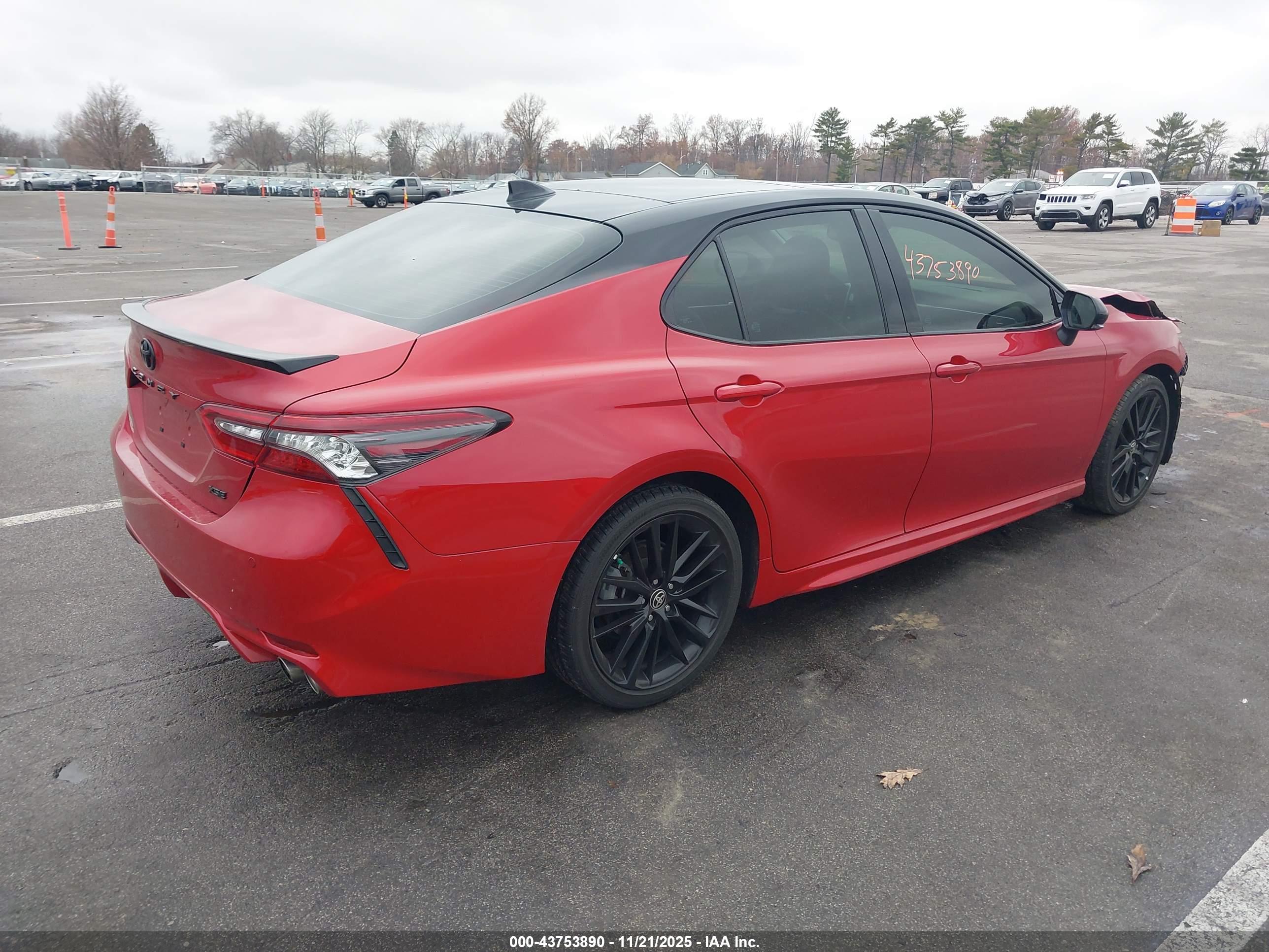 TOYOTA CAMRY image 4