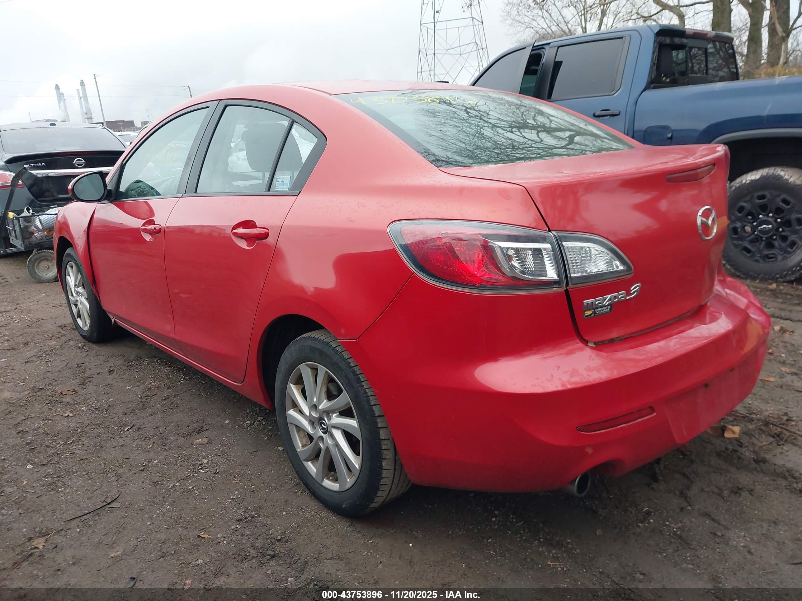 MAZDA MAZDA3 image 3