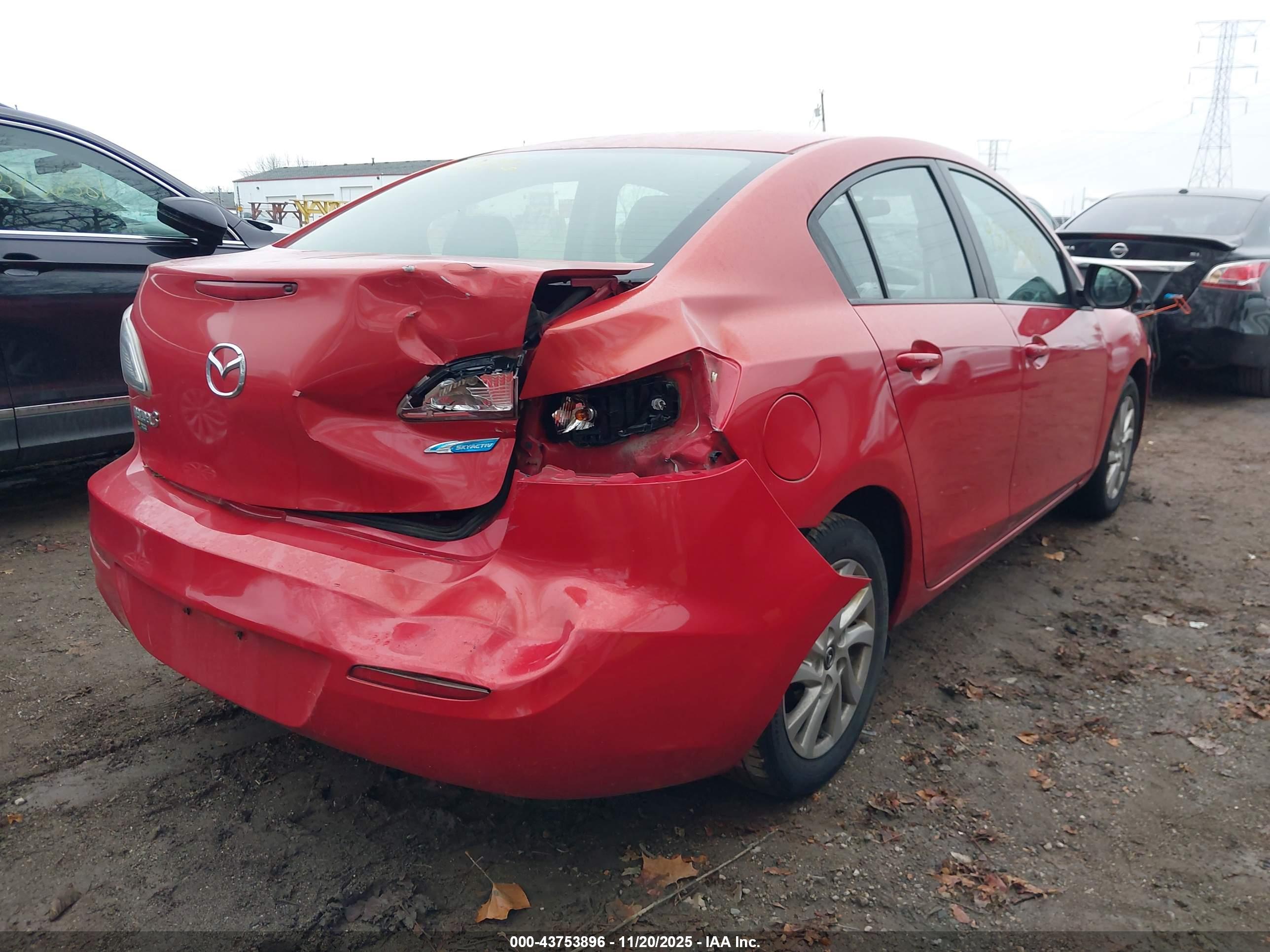 MAZDA MAZDA3 image 4