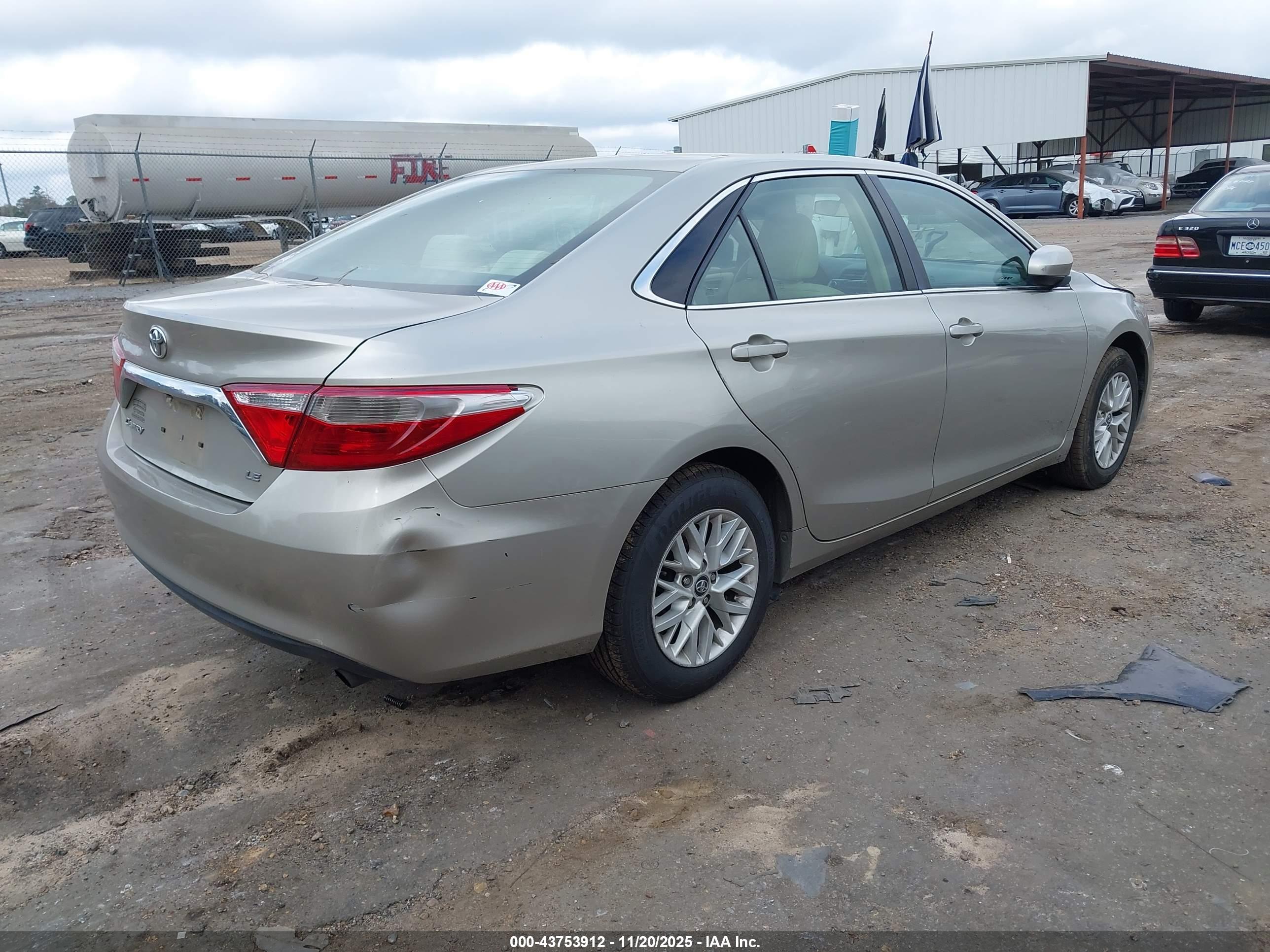 TOYOTA CAMRY image 4