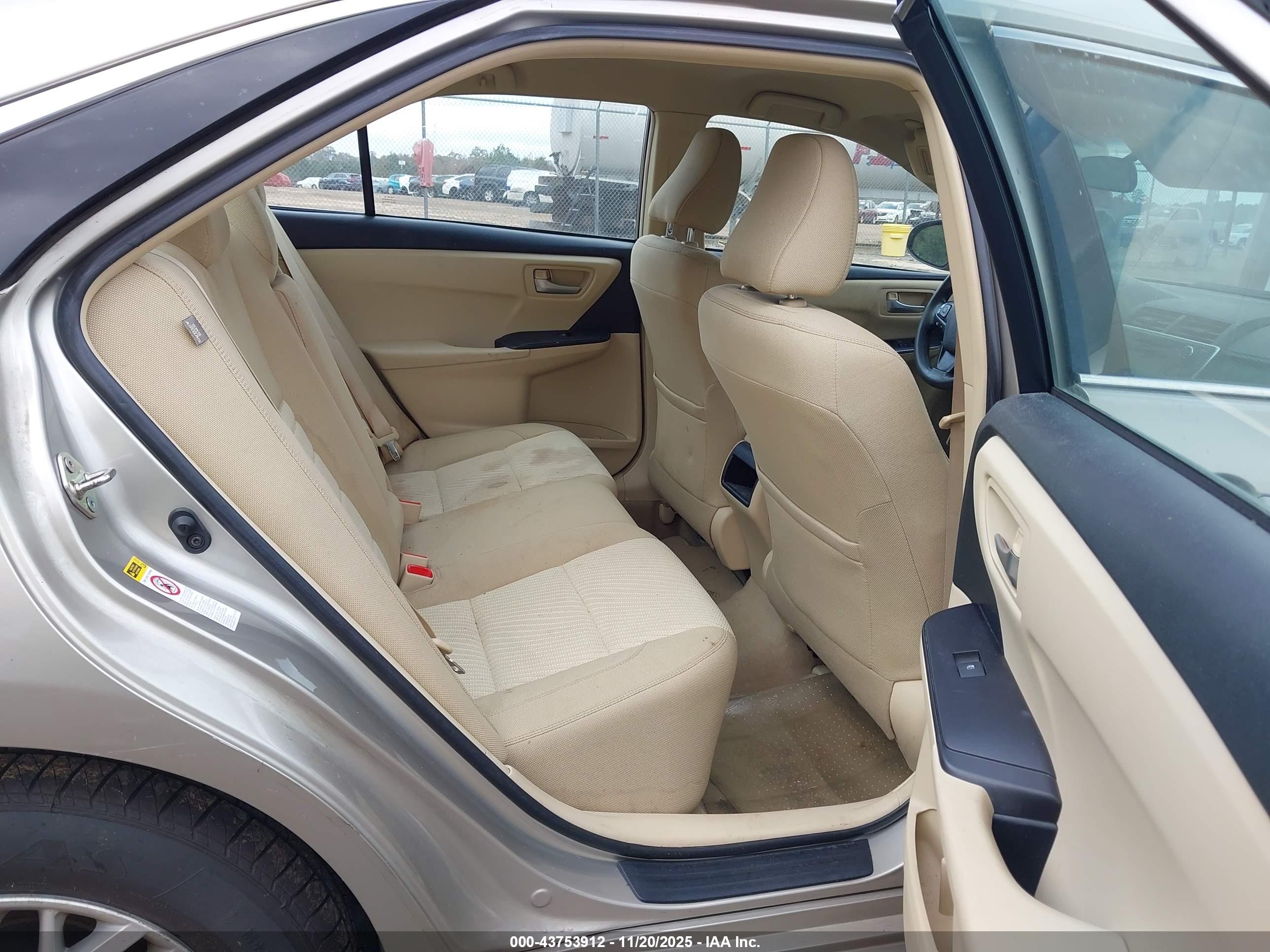 TOYOTA CAMRY image 8