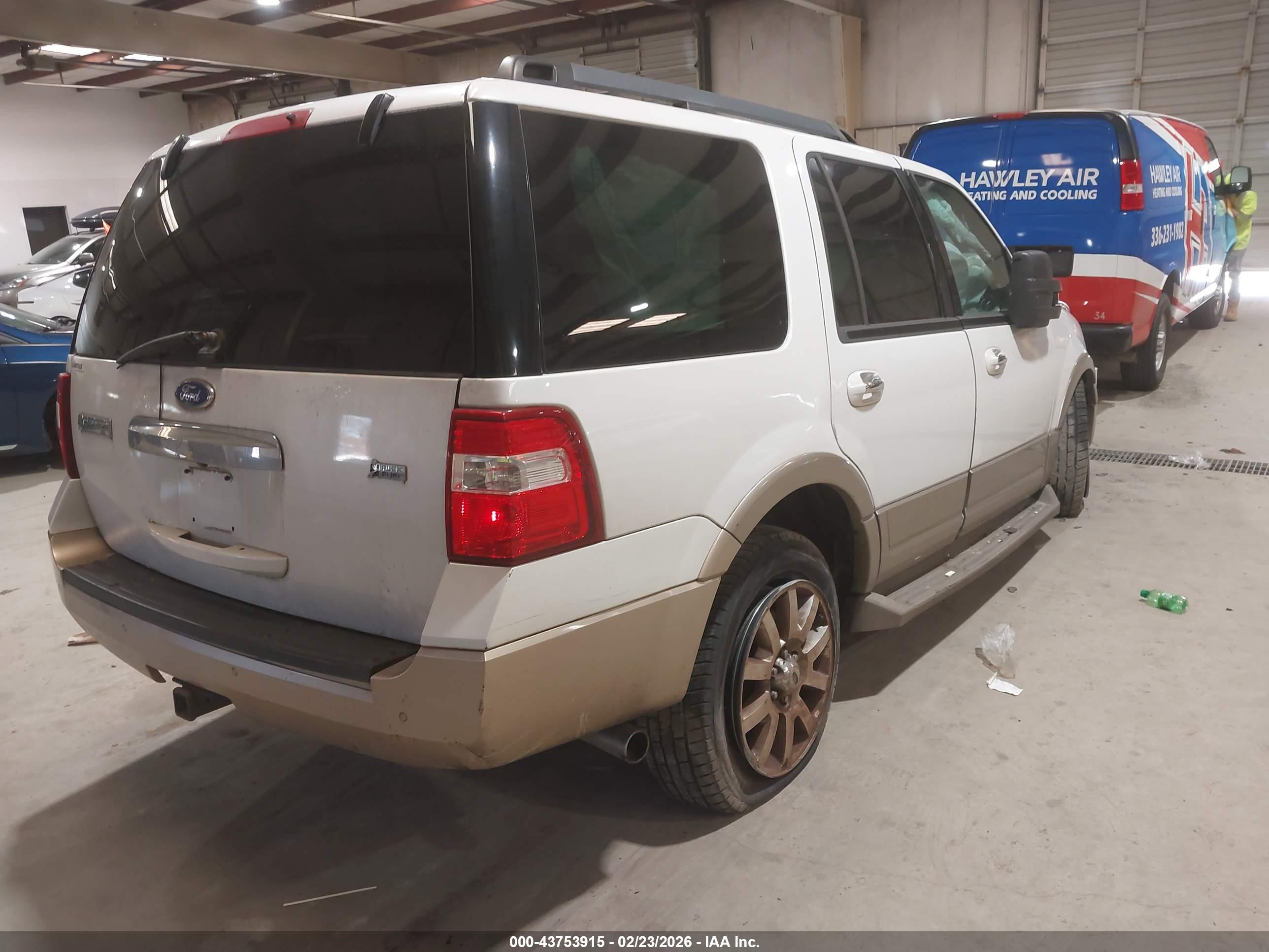 FORD EXPEDITION image 4