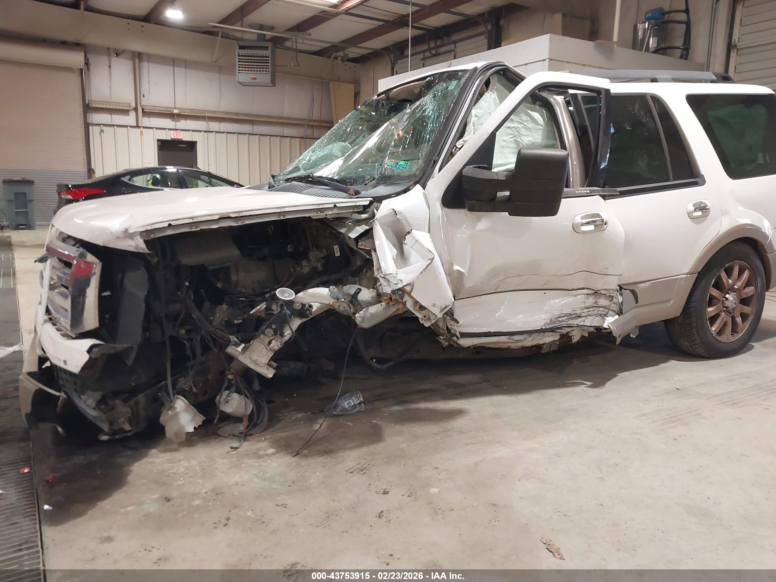 FORD EXPEDITION image 6