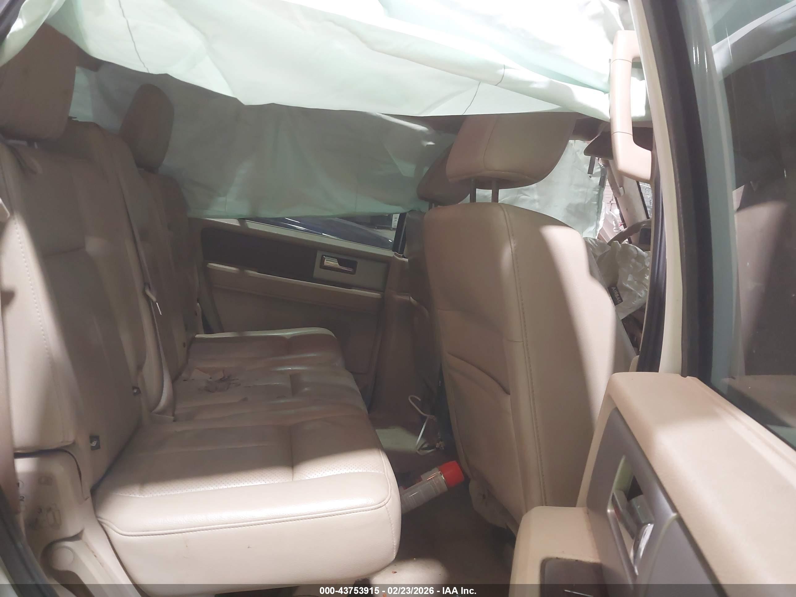 FORD EXPEDITION image 8