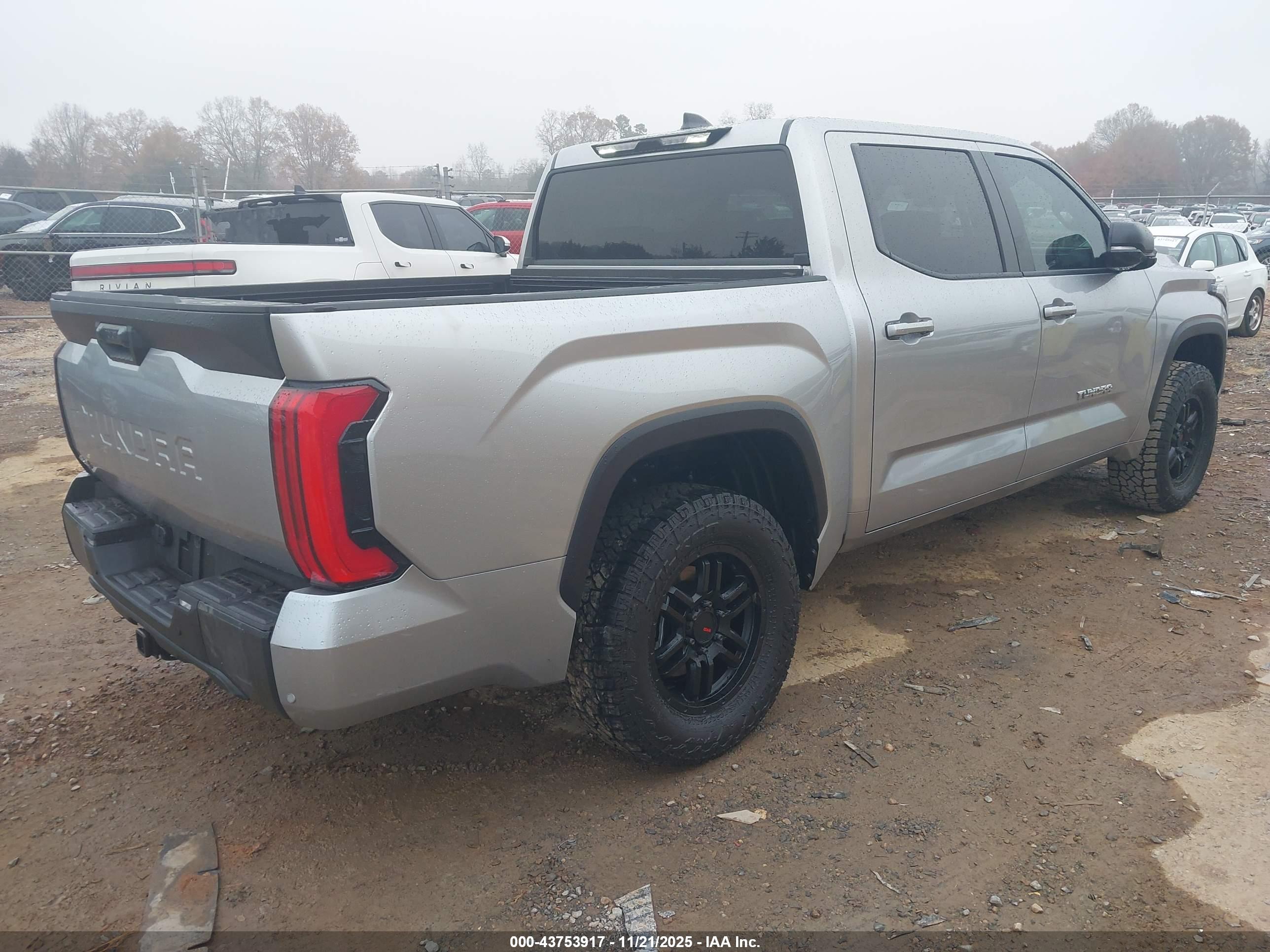 TOYOTA TUNDRA image 4