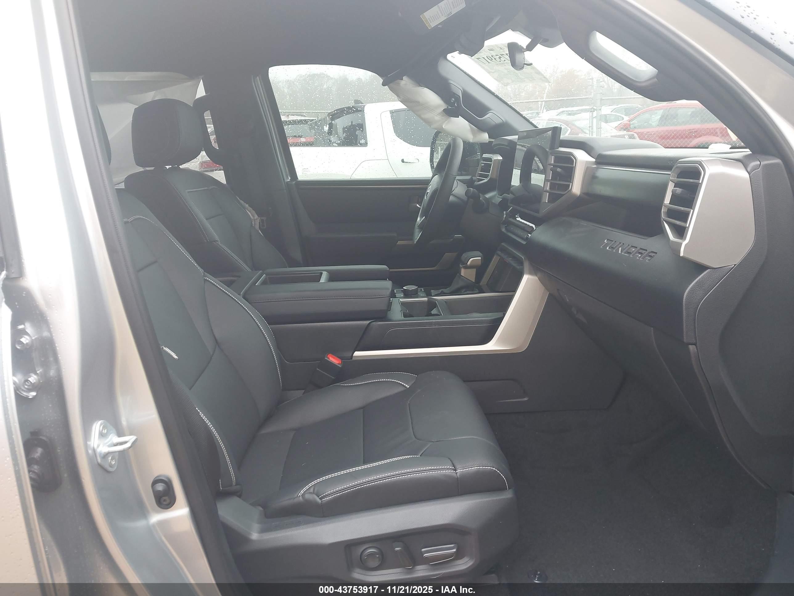 TOYOTA TUNDRA image 5