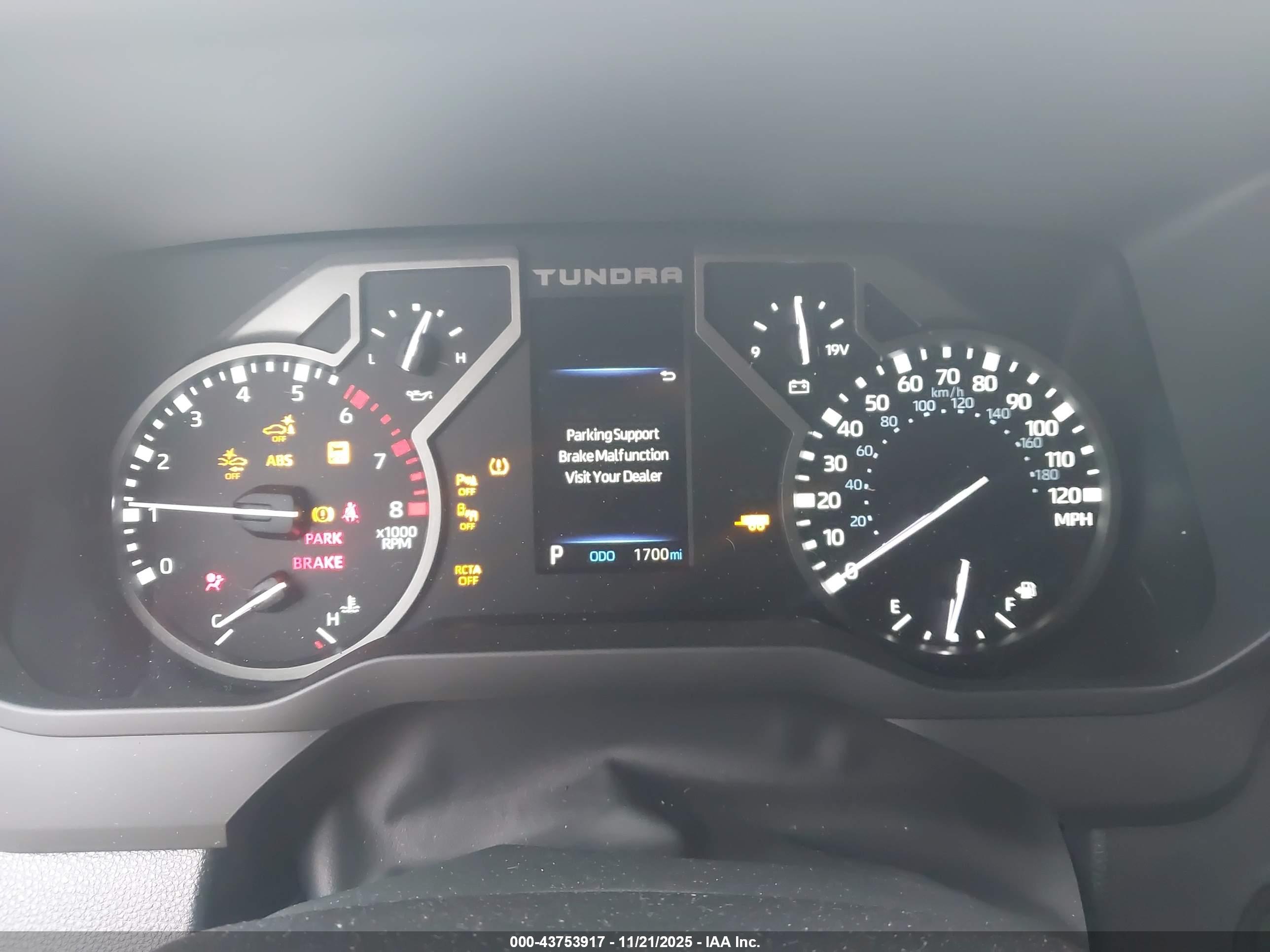 TOYOTA TUNDRA image 7