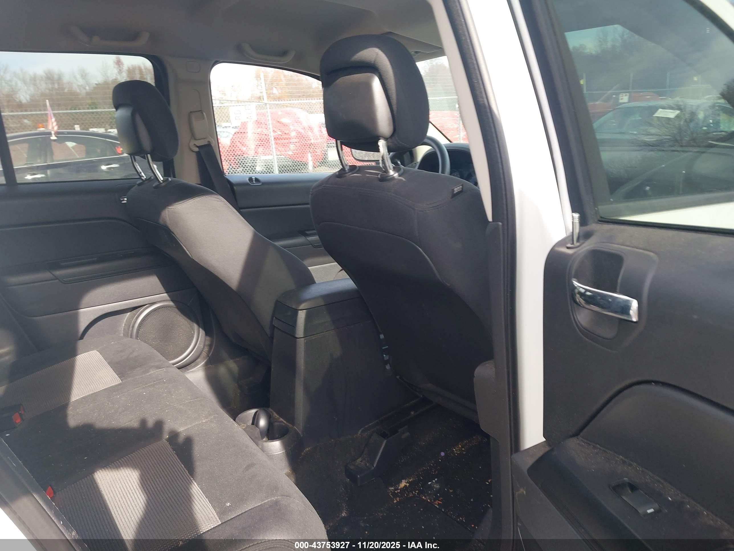 JEEP COMPASS image 8