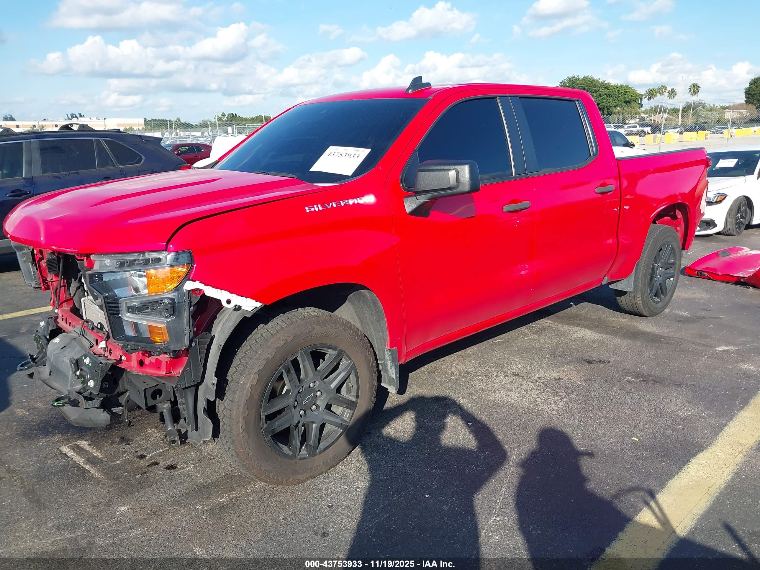 CHEVROLET SILVERADO image 2
