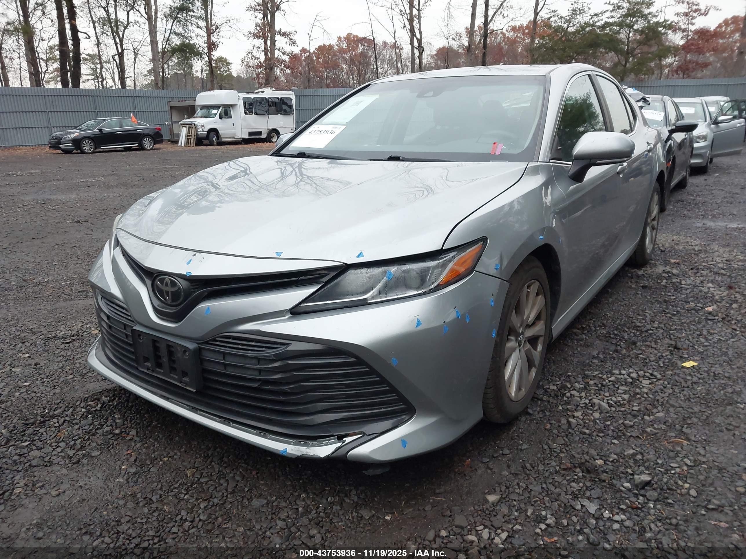 TOYOTA CAMRY image 2