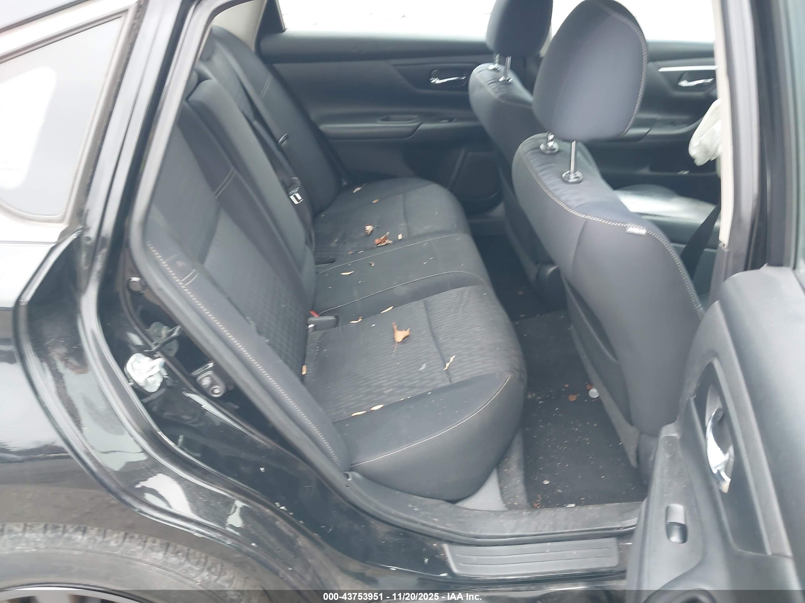 NISSAN ALTIMA image 8