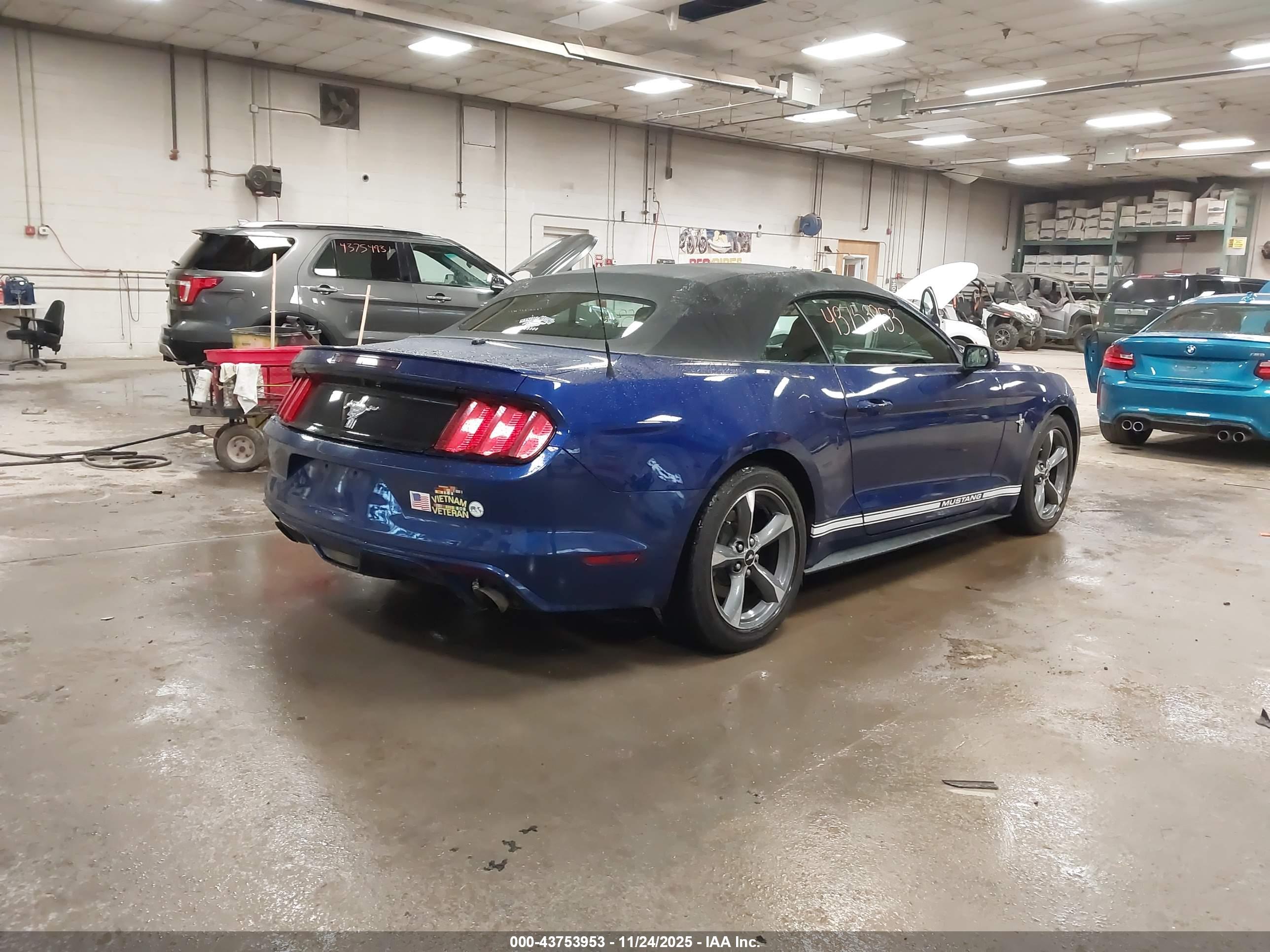 FORD MUSTANG image 4