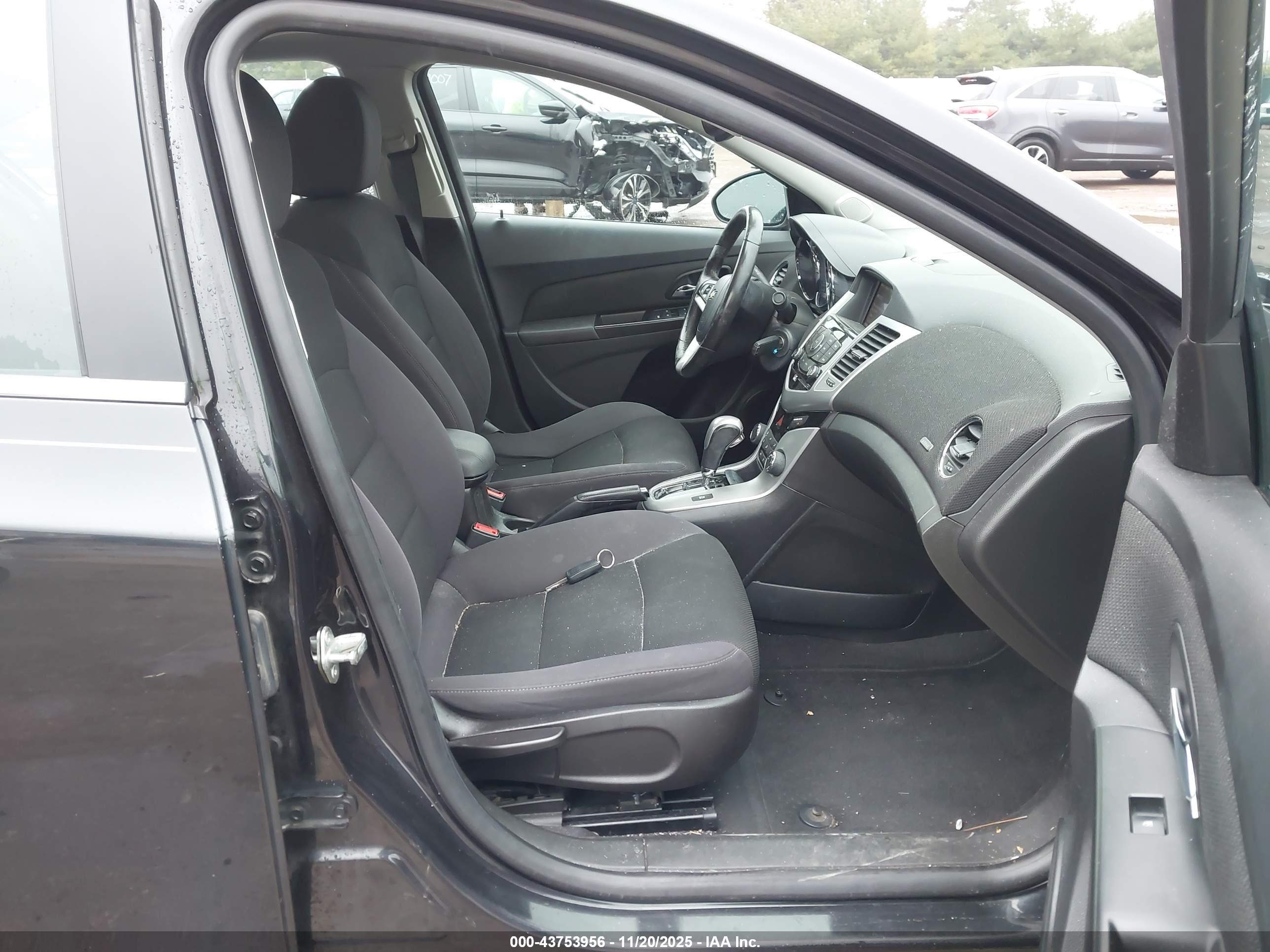 CHEVROLET CRUZE image 5